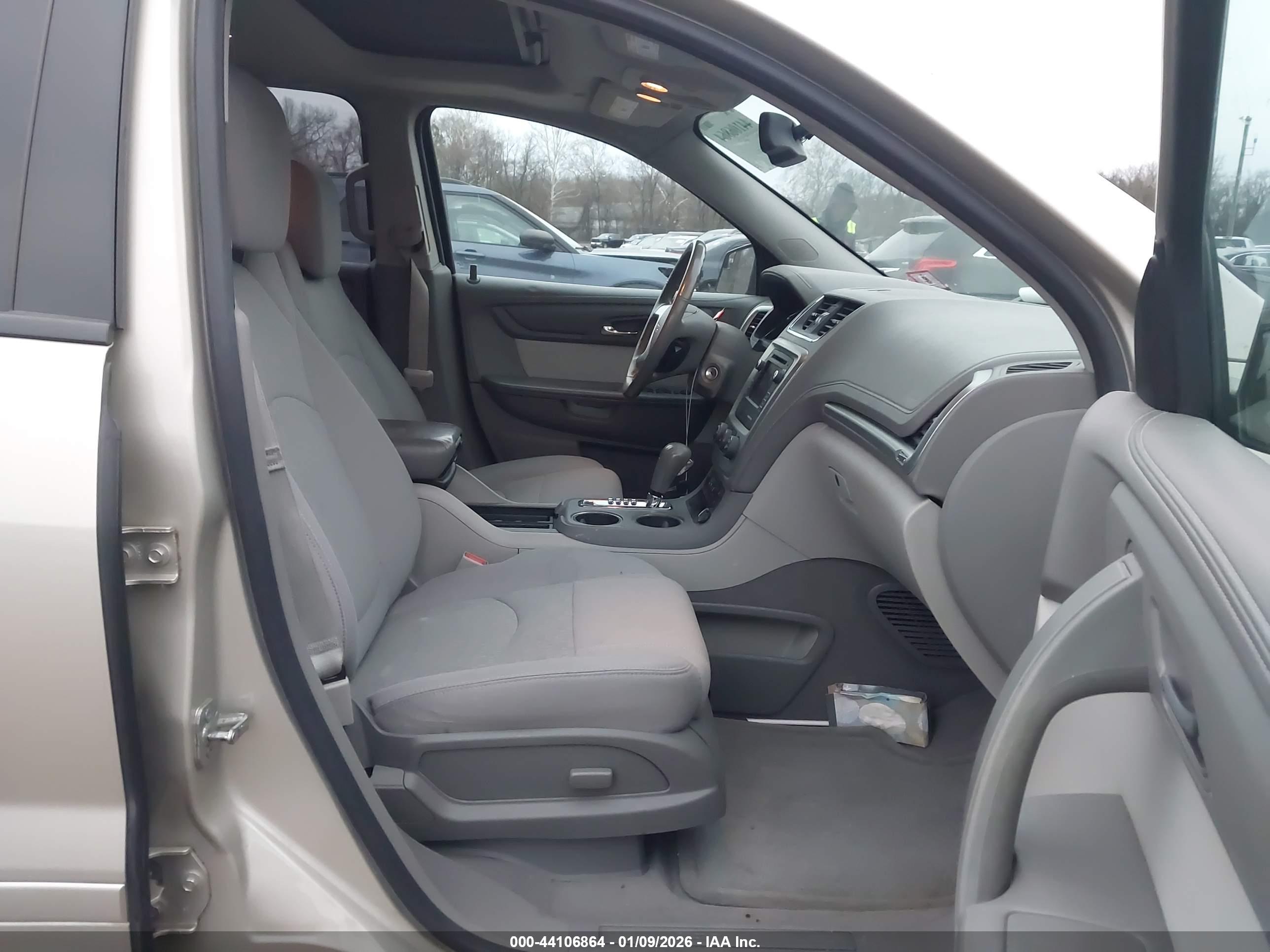 GMC ACADIA image 5