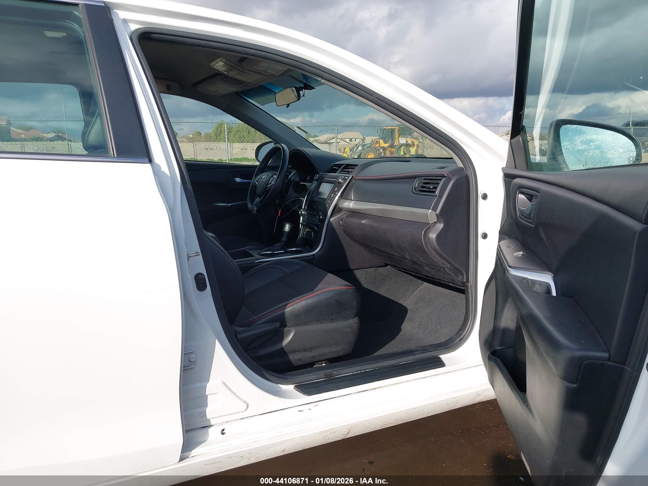 TOYOTA CAMRY image 5