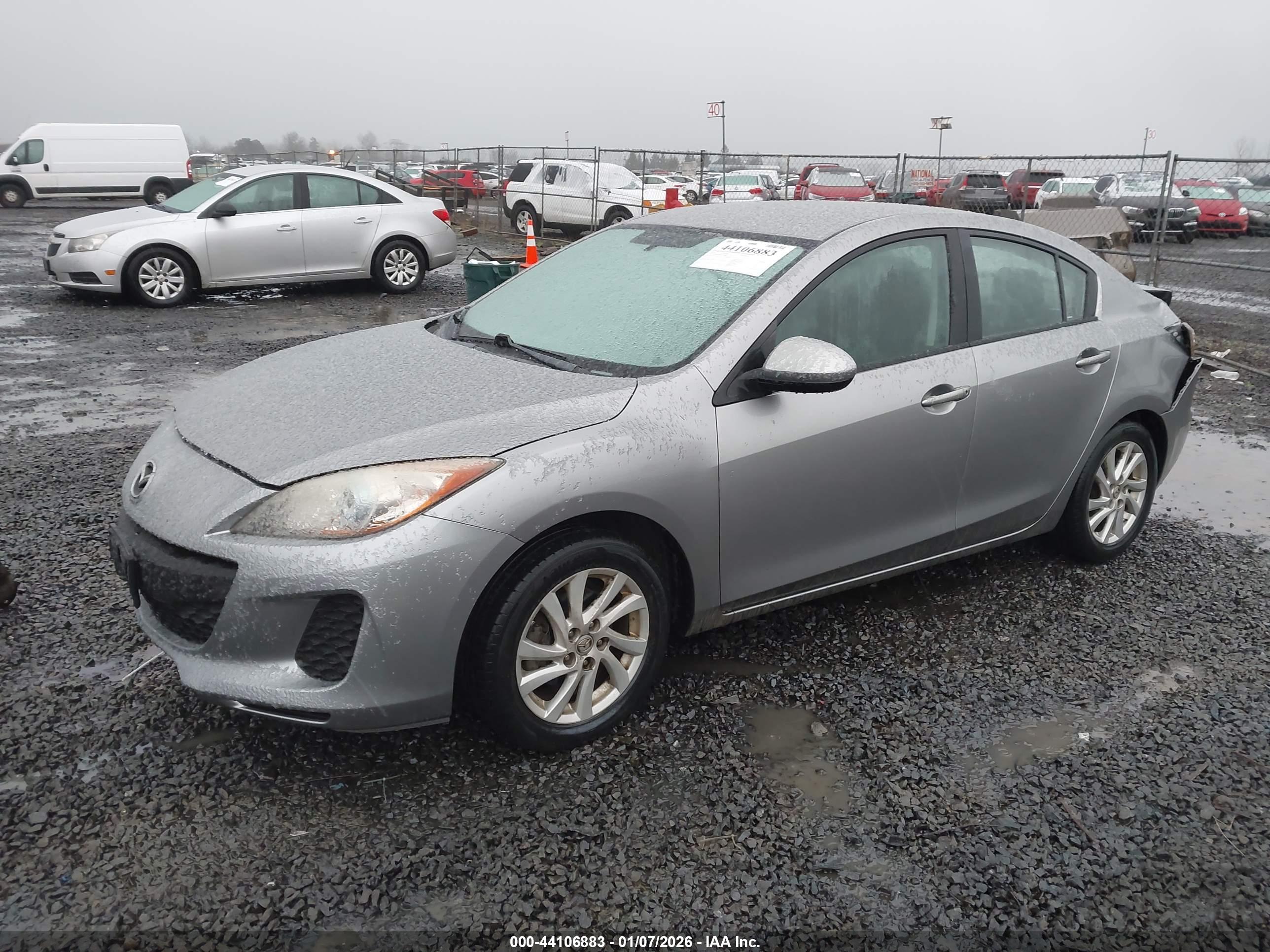 MAZDA MAZDA3 image 2
