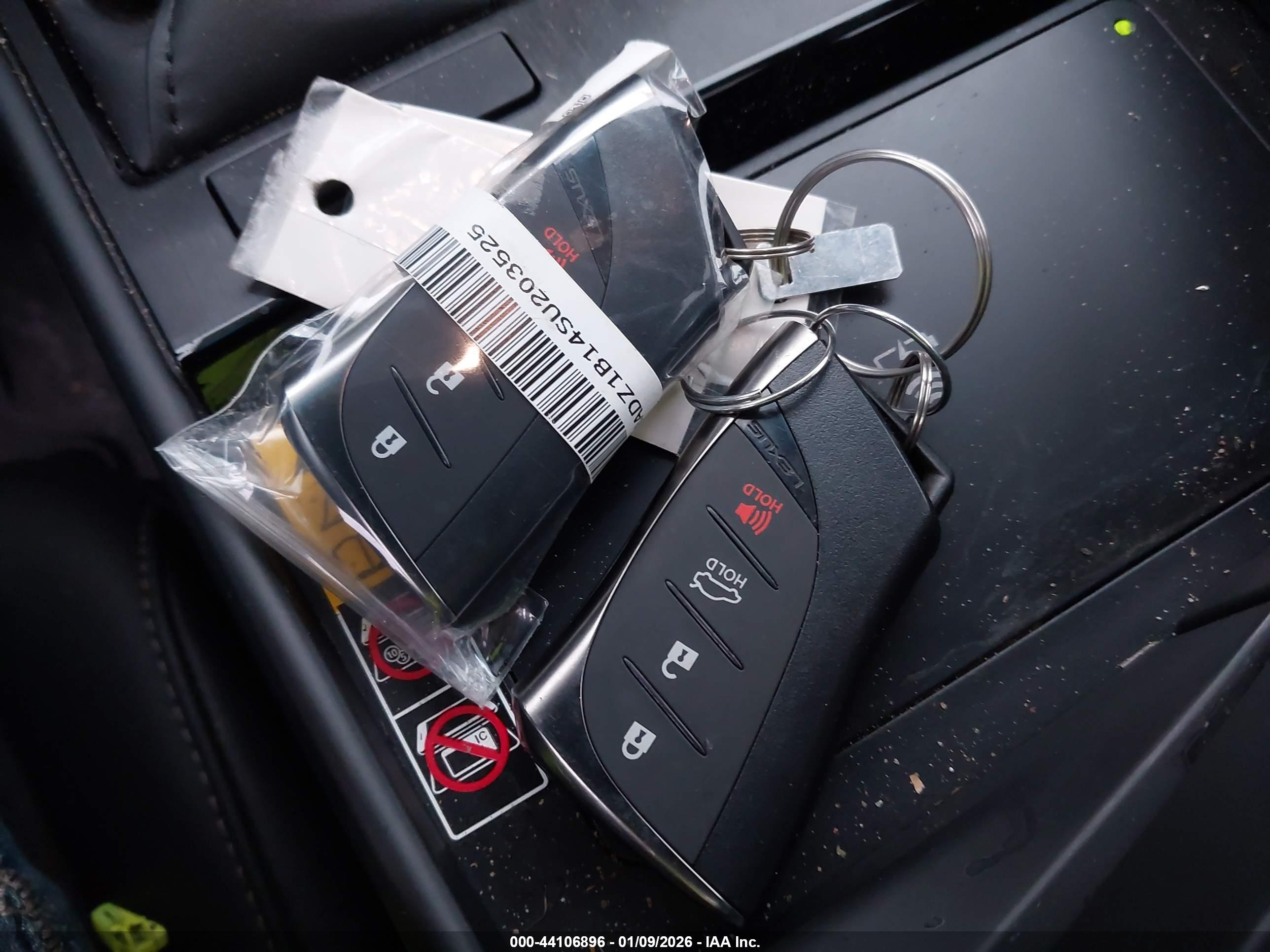 LEXUS ES image 11