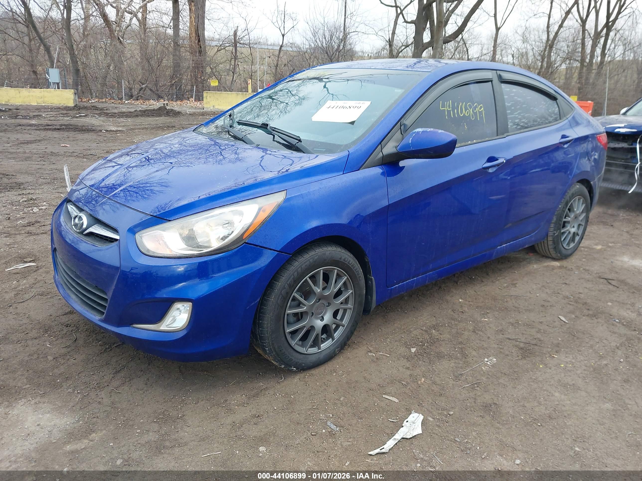 HYUNDAI ACCENT image 2