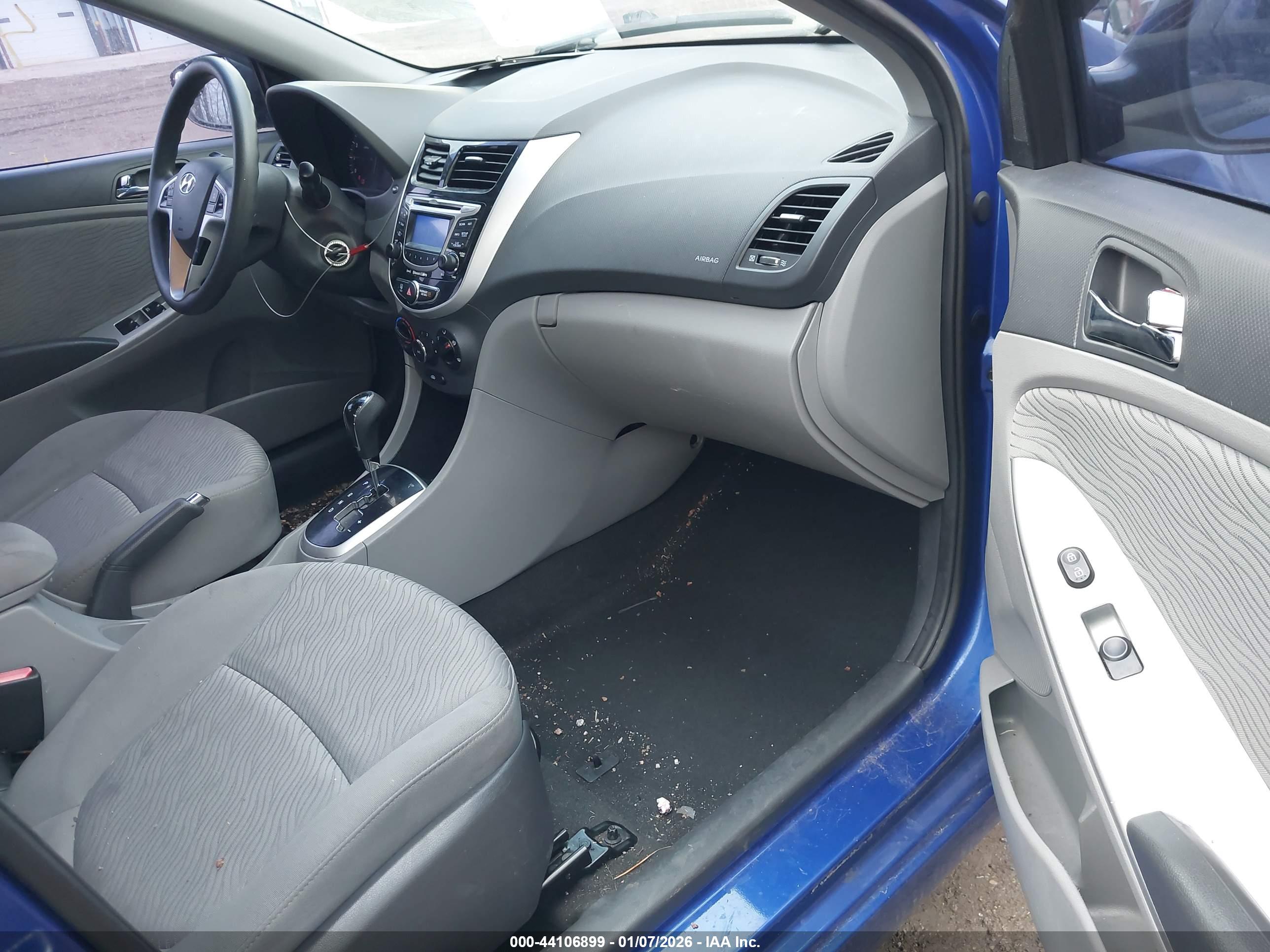 HYUNDAI ACCENT image 5