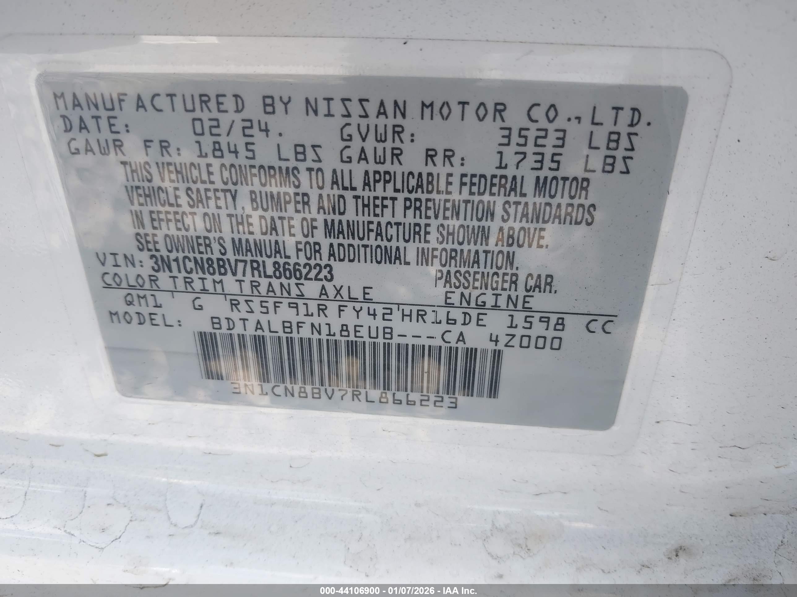NISSAN VERSA image 9
