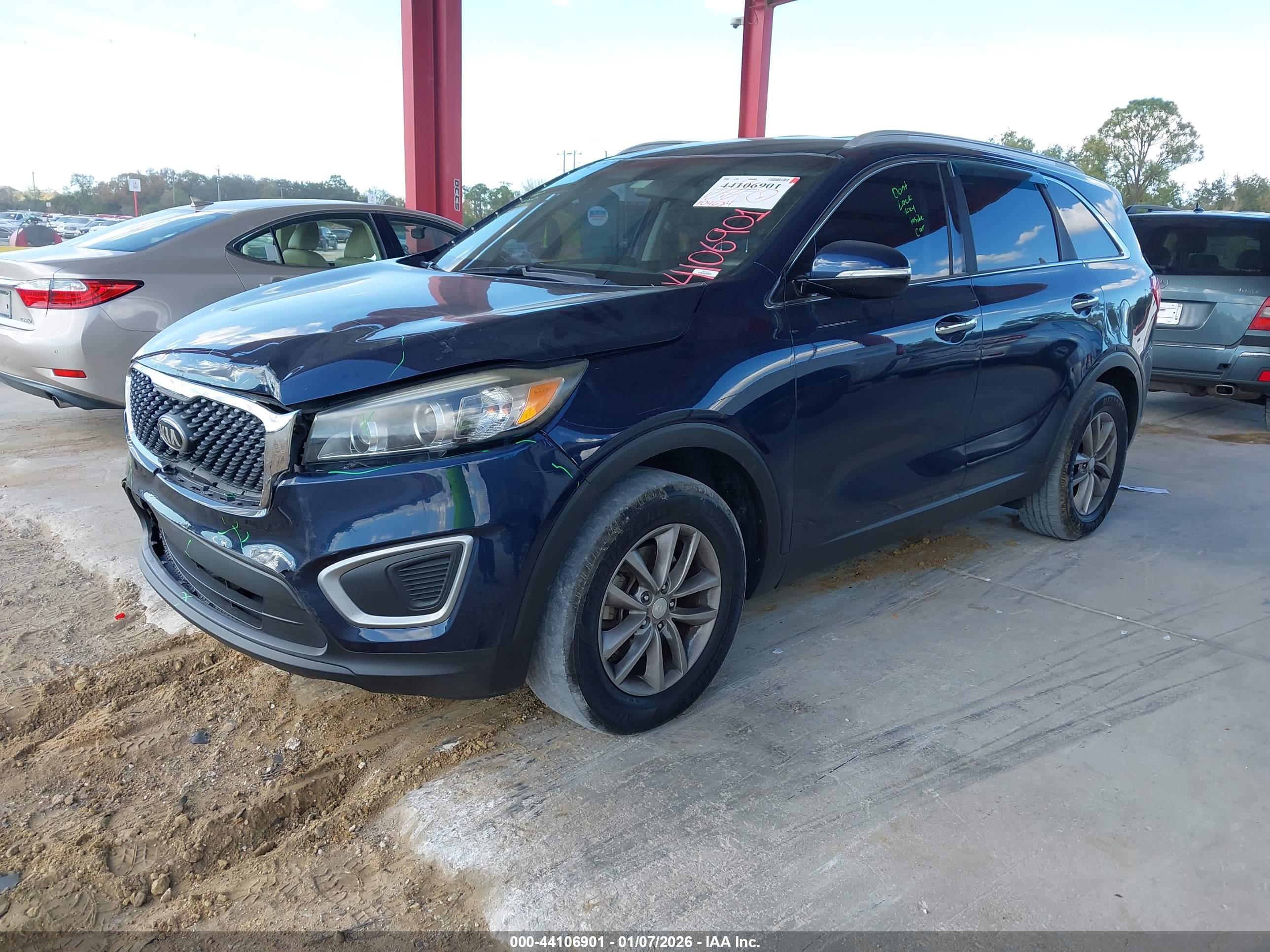 KIA SORENTO image 2