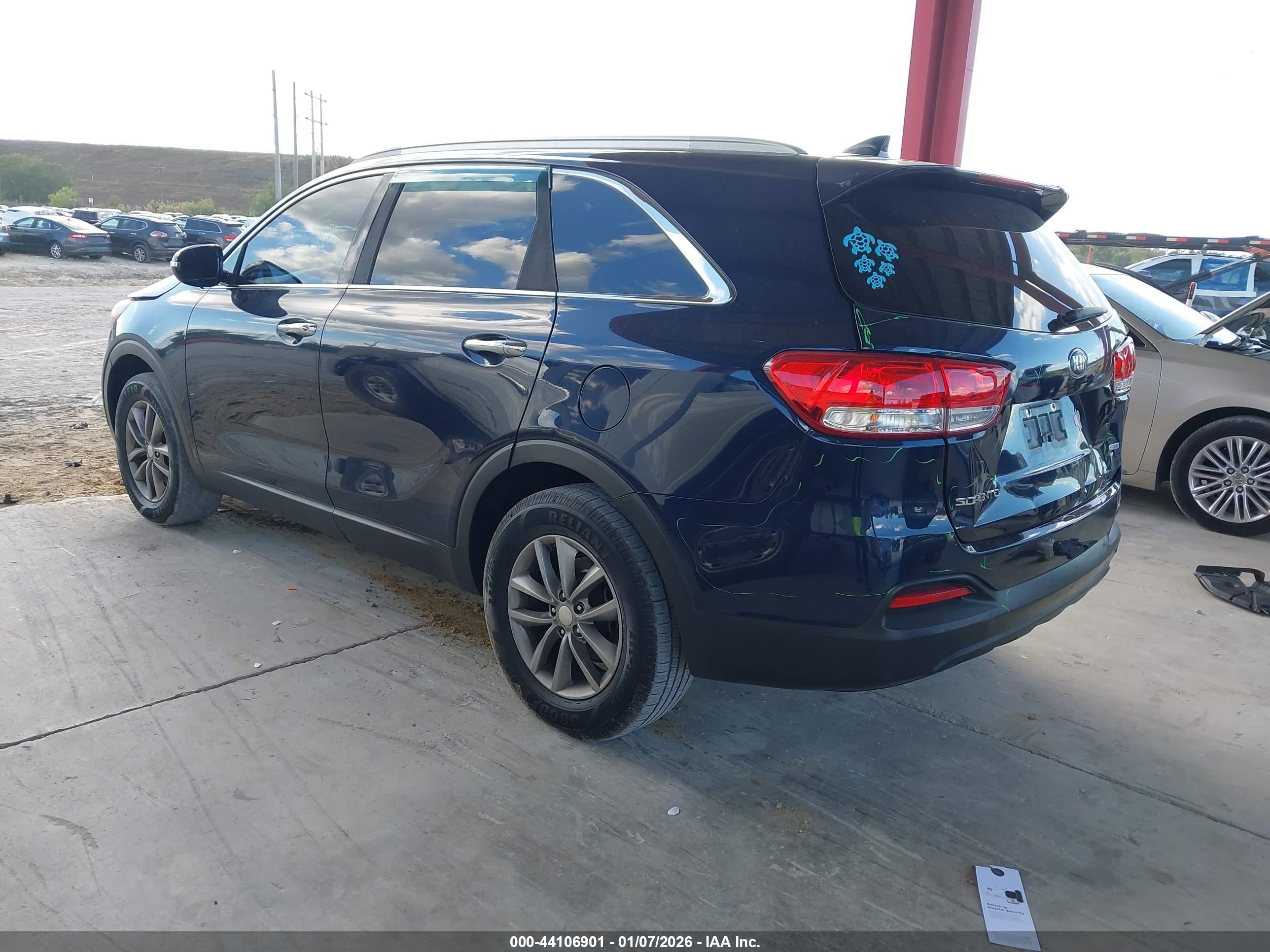 KIA SORENTO image 3