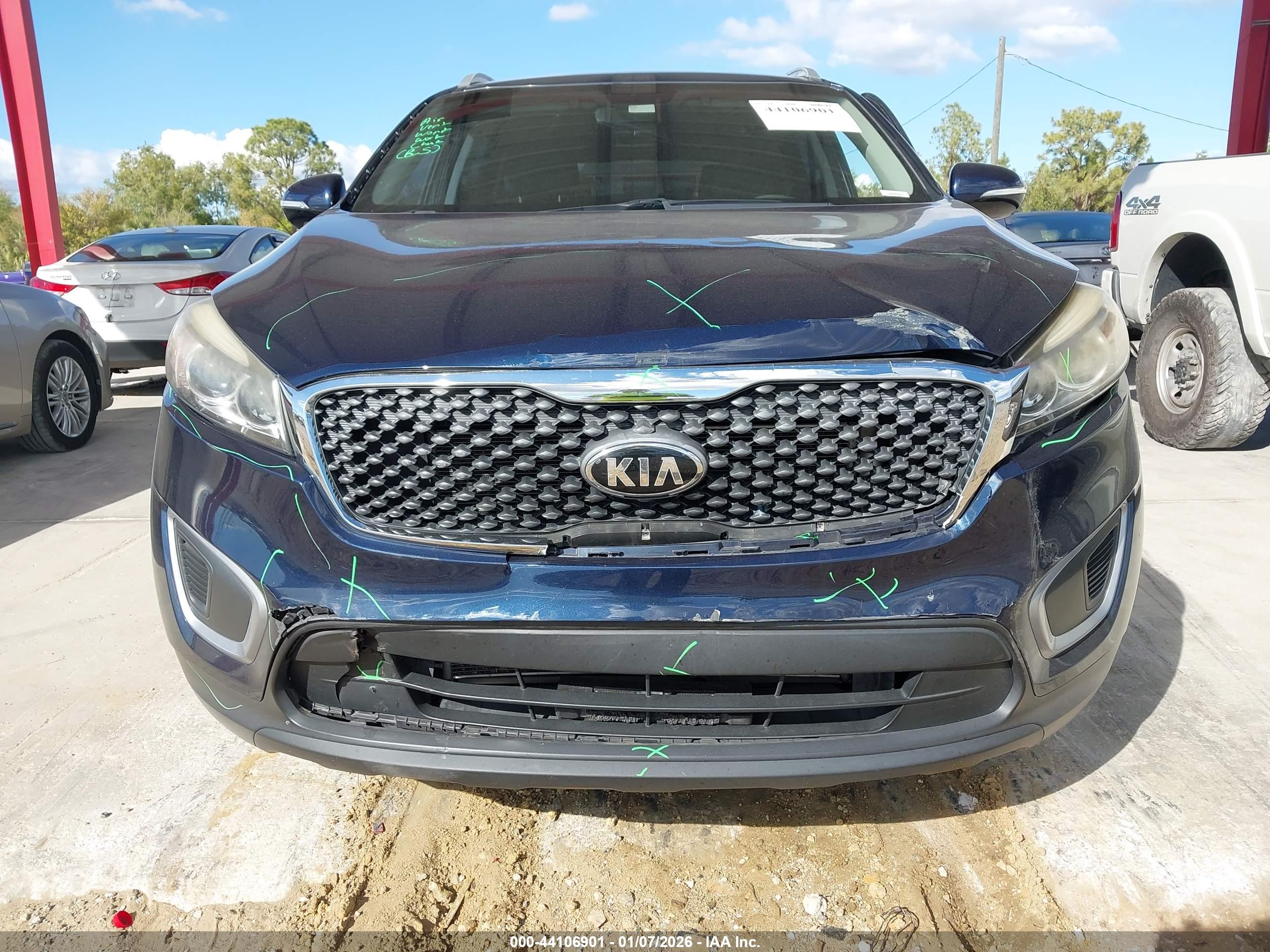 KIA SORENTO image 6