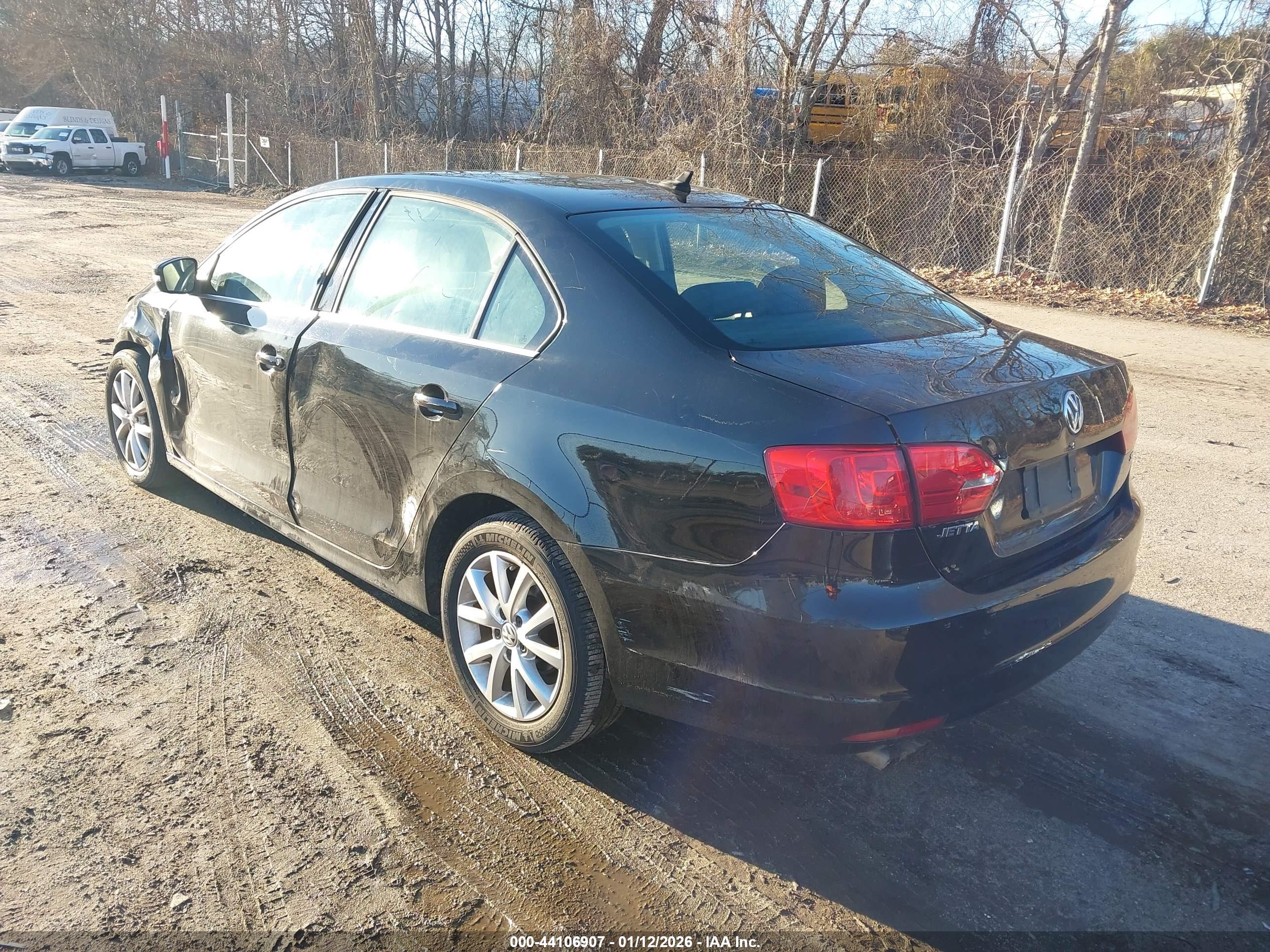 VOLKSWAGEN JETTA image 3