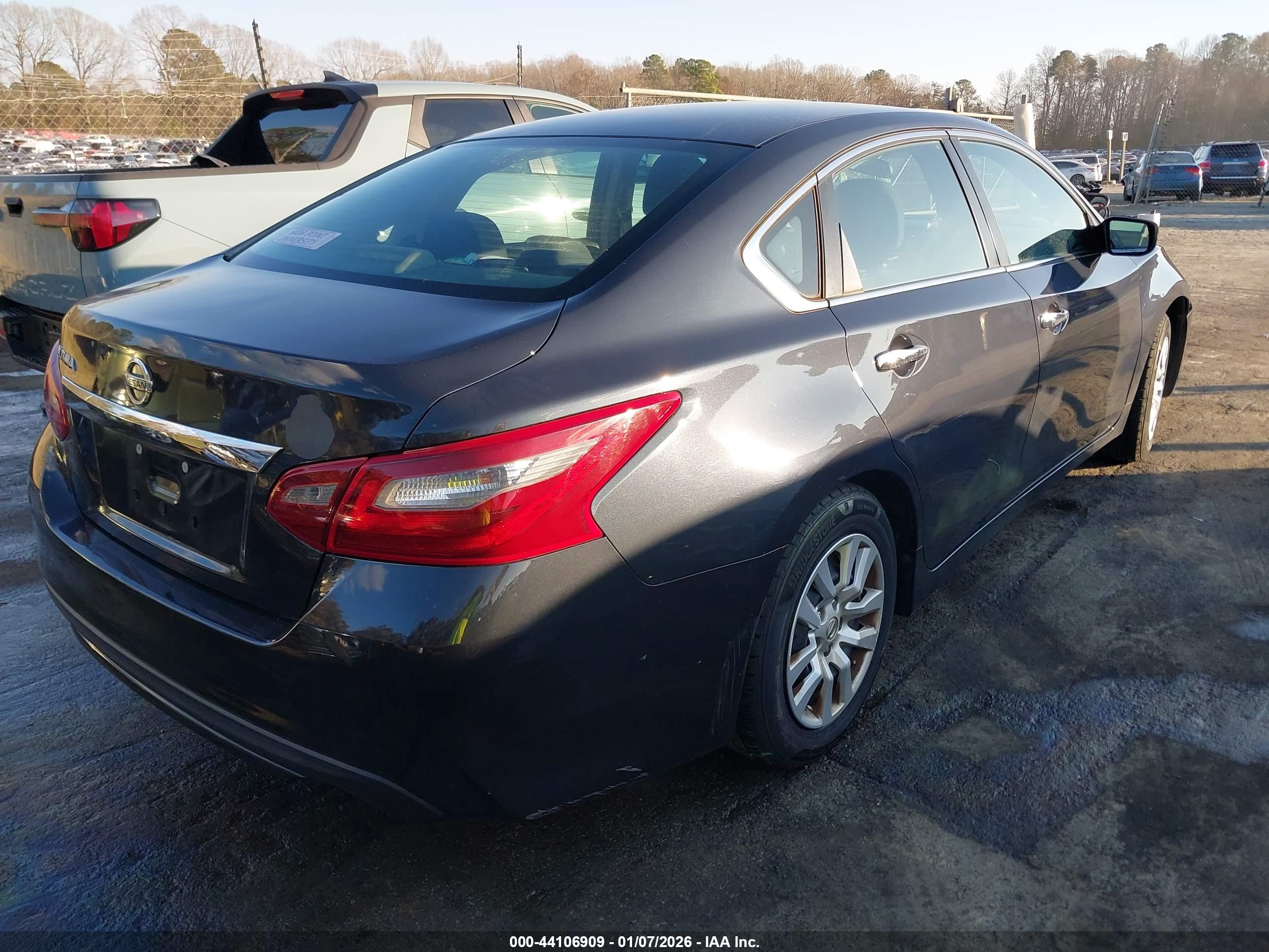 NISSAN ALTIMA image 4