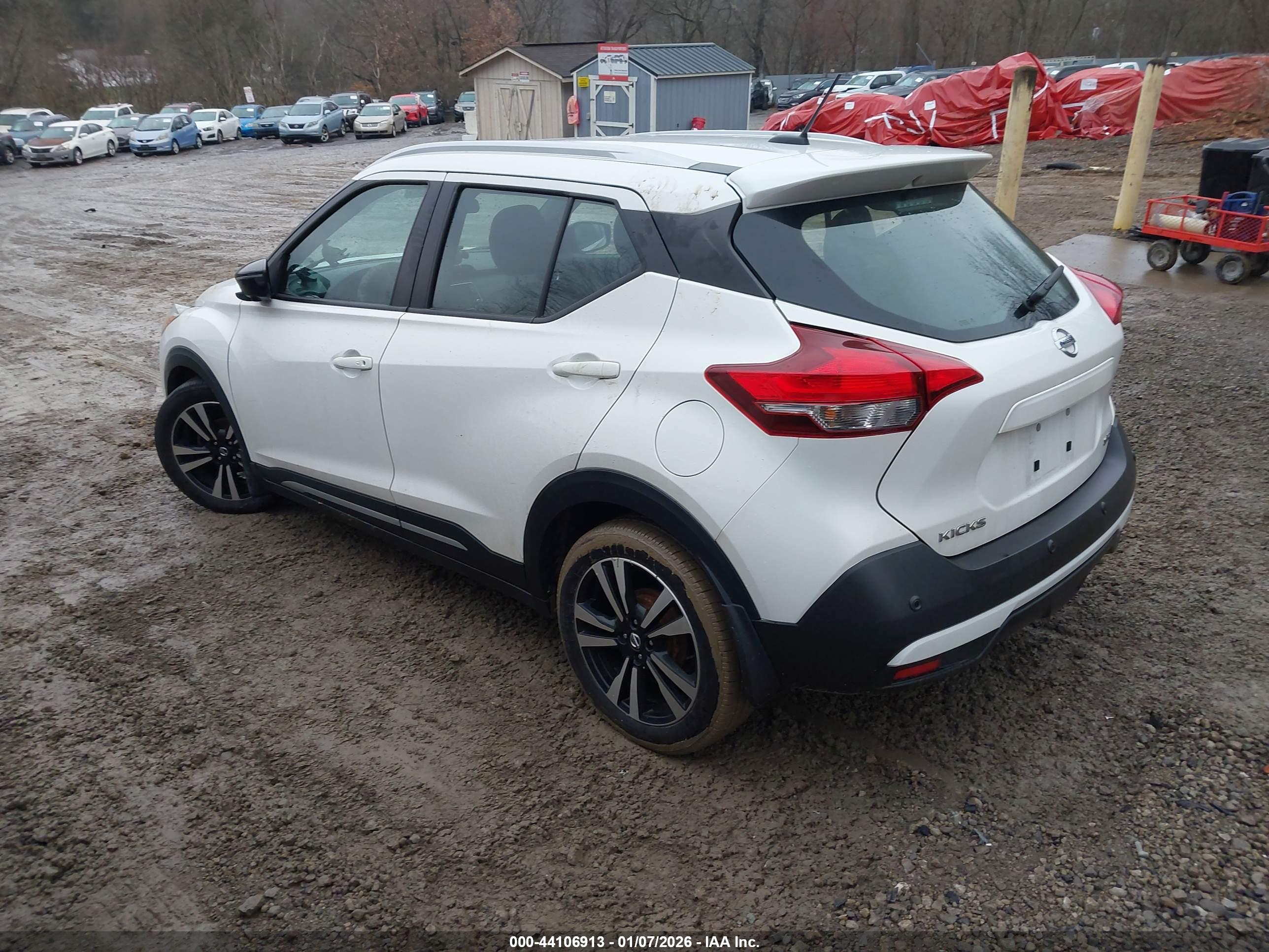 NISSAN KICKS image 3