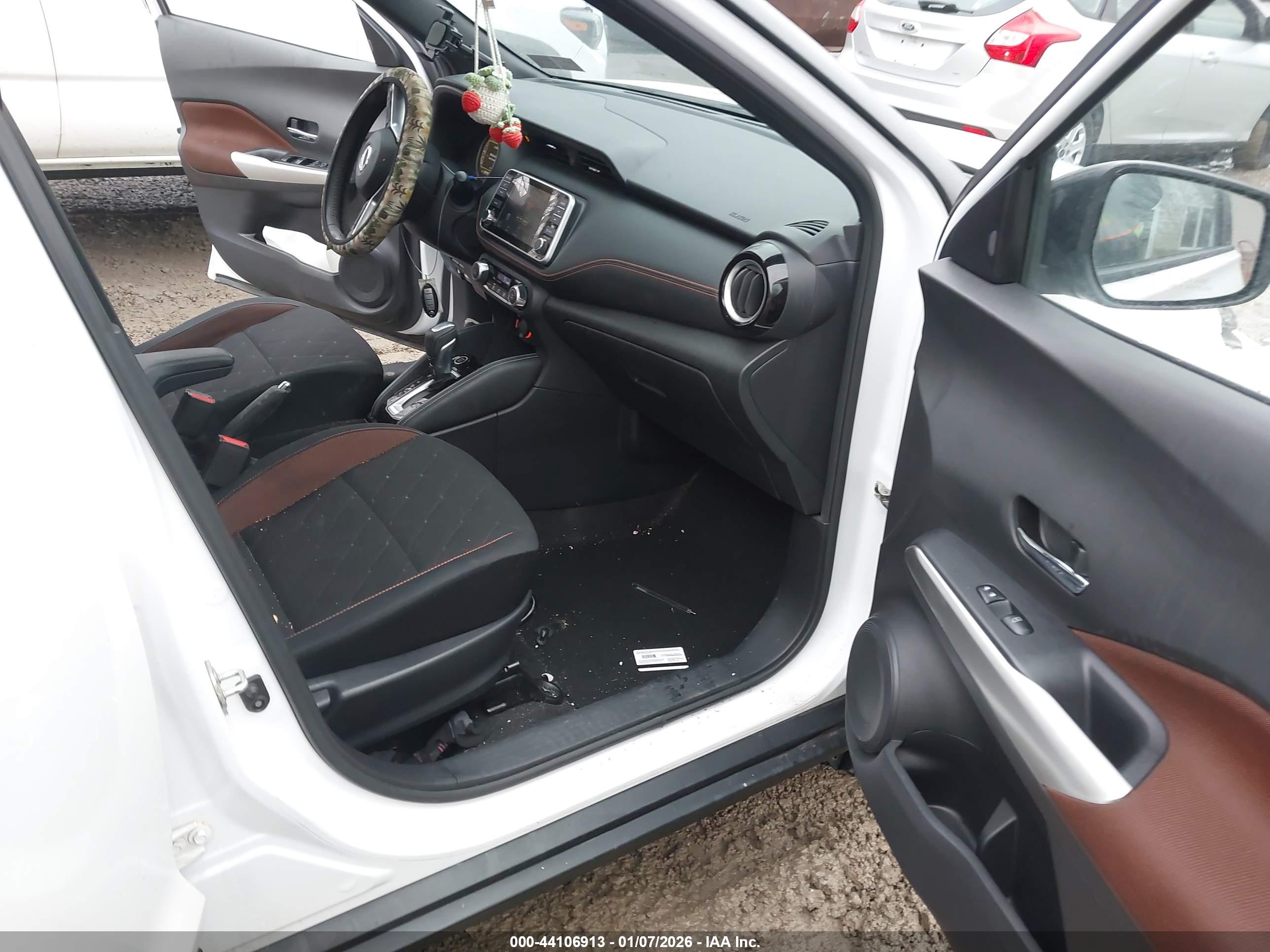 NISSAN KICKS image 5