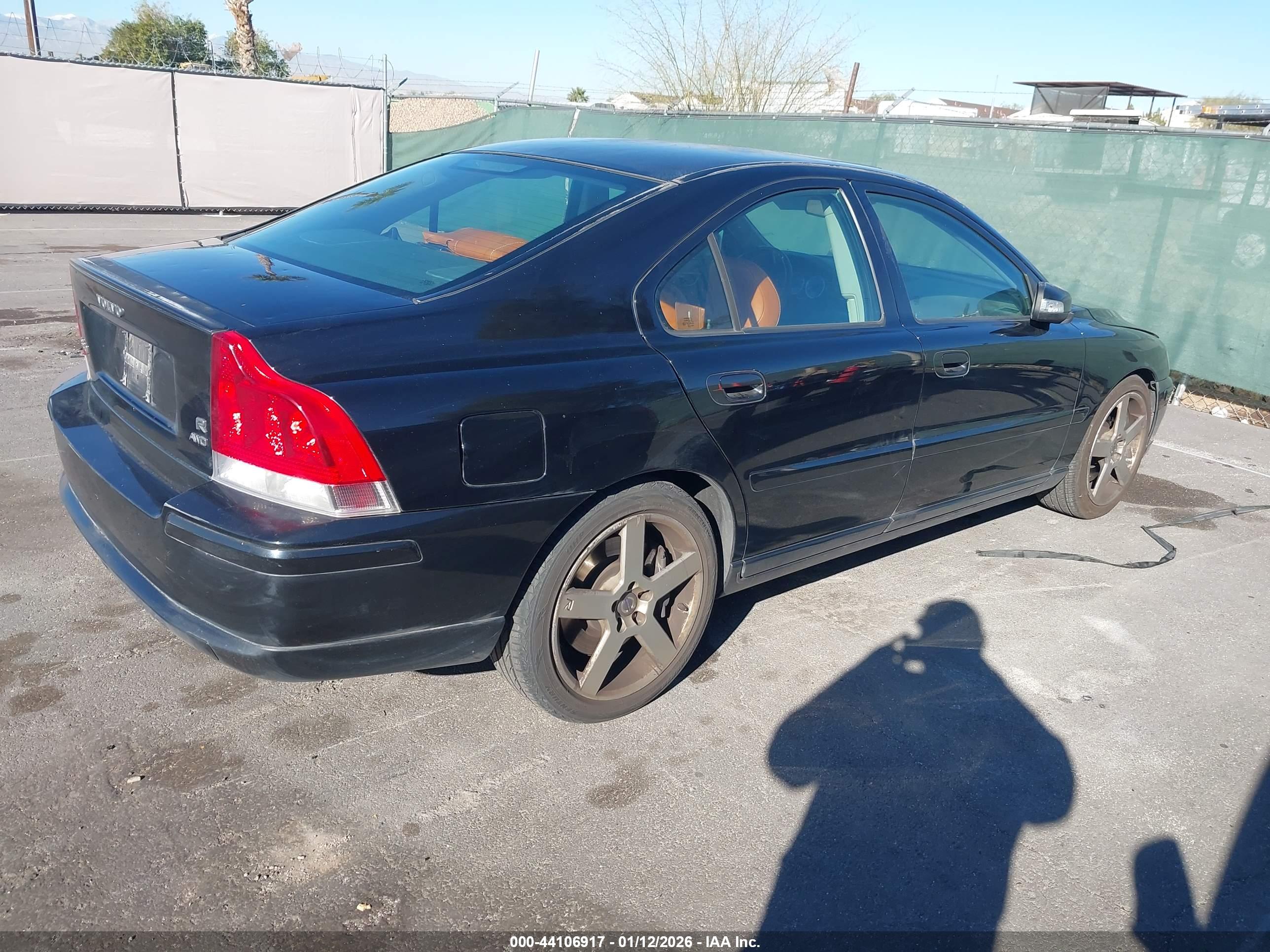 VOLVO S60 image 4