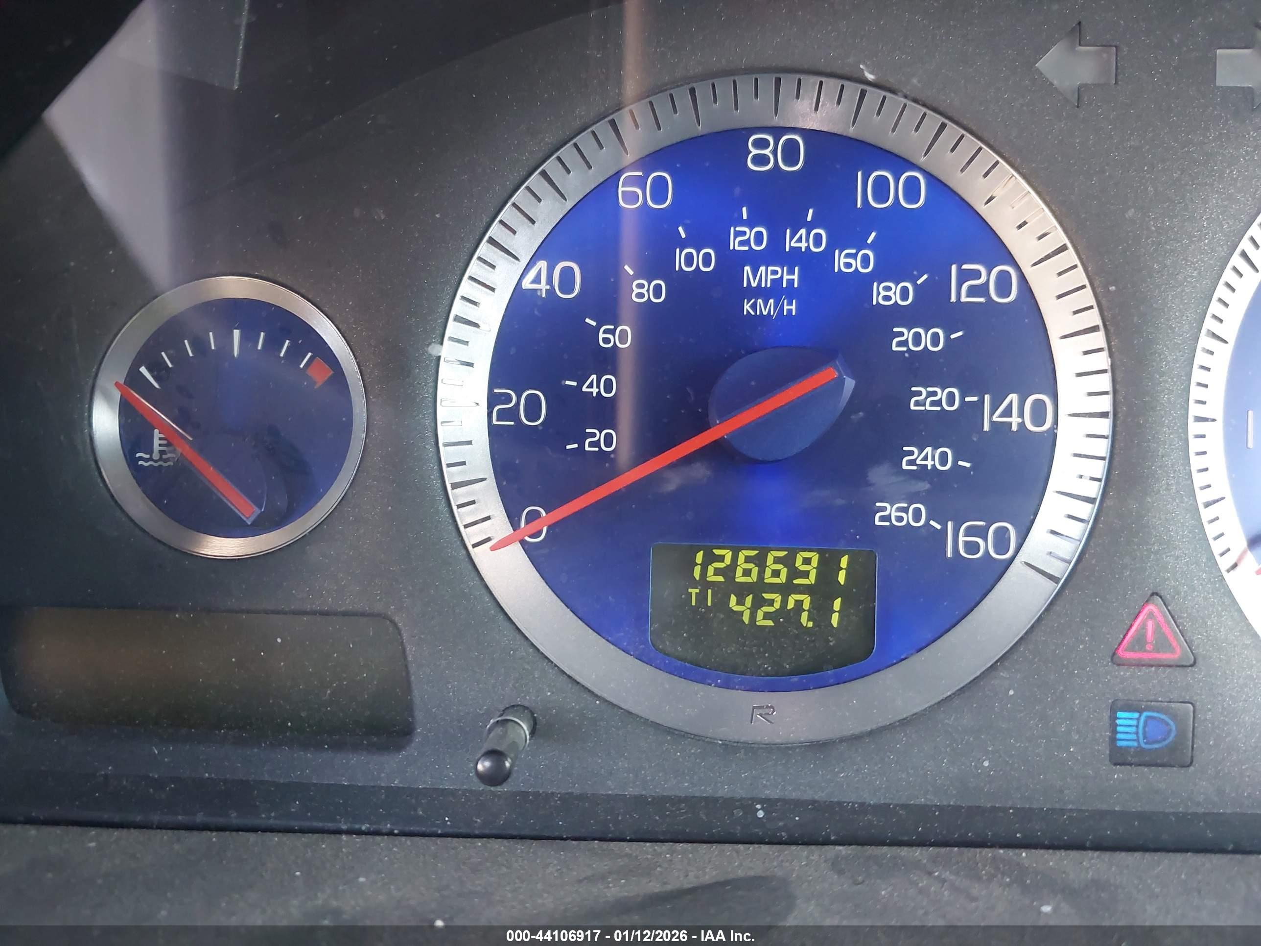 VOLVO S60 image 7