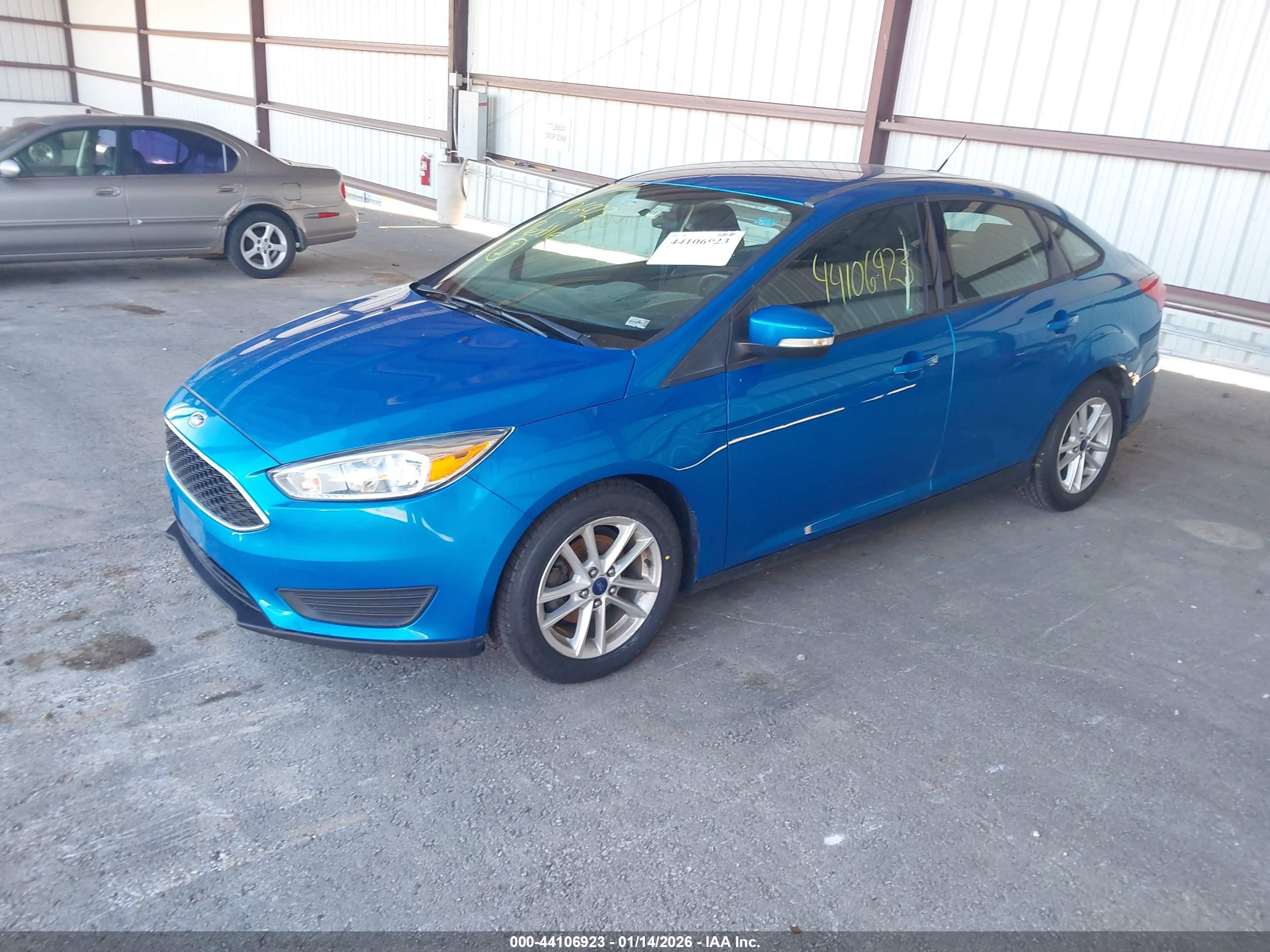 FORD FOCUS image 2