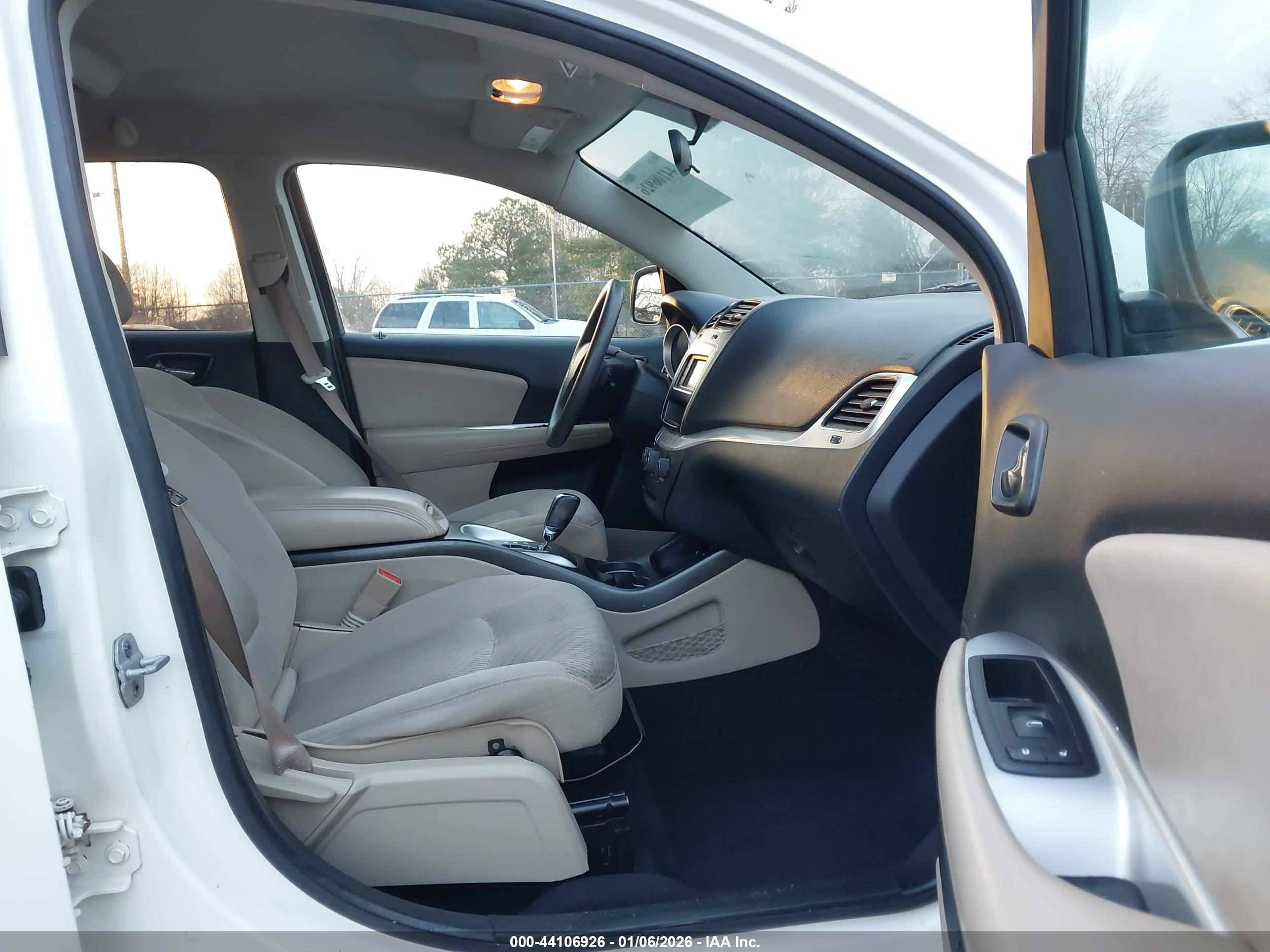DODGE JOURNEY image 5