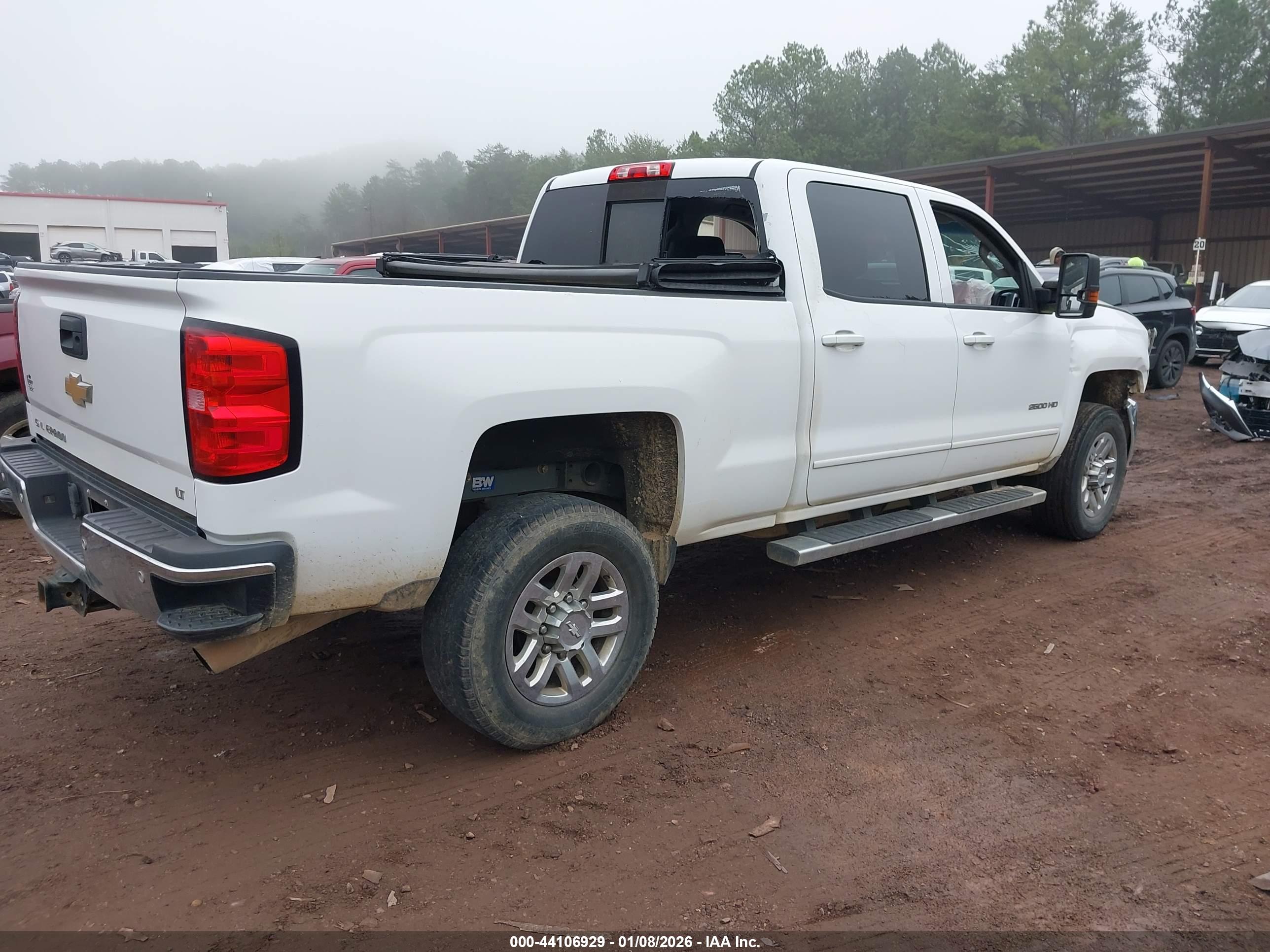 CHEVROLET SILVERADO image 4