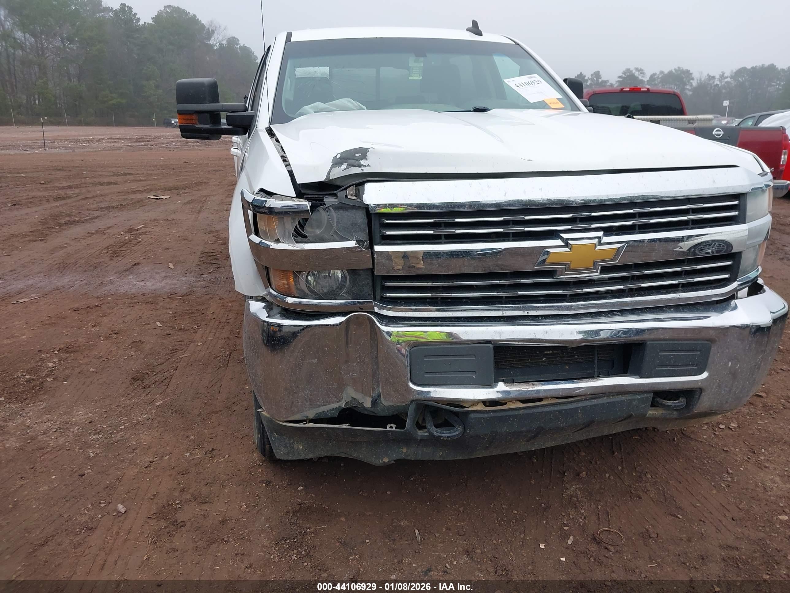 CHEVROLET SILVERADO image 6