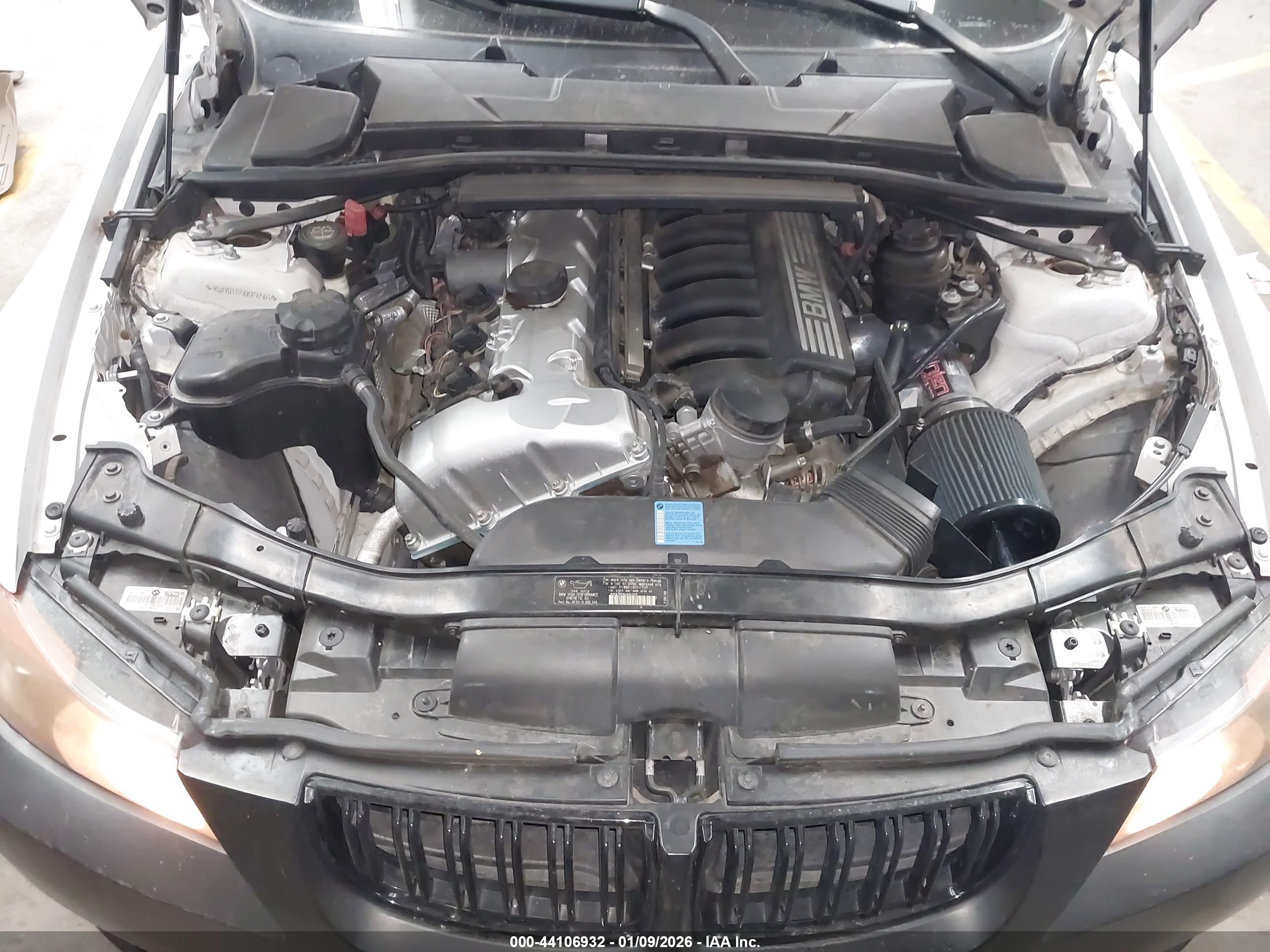 BMW 325I image 10