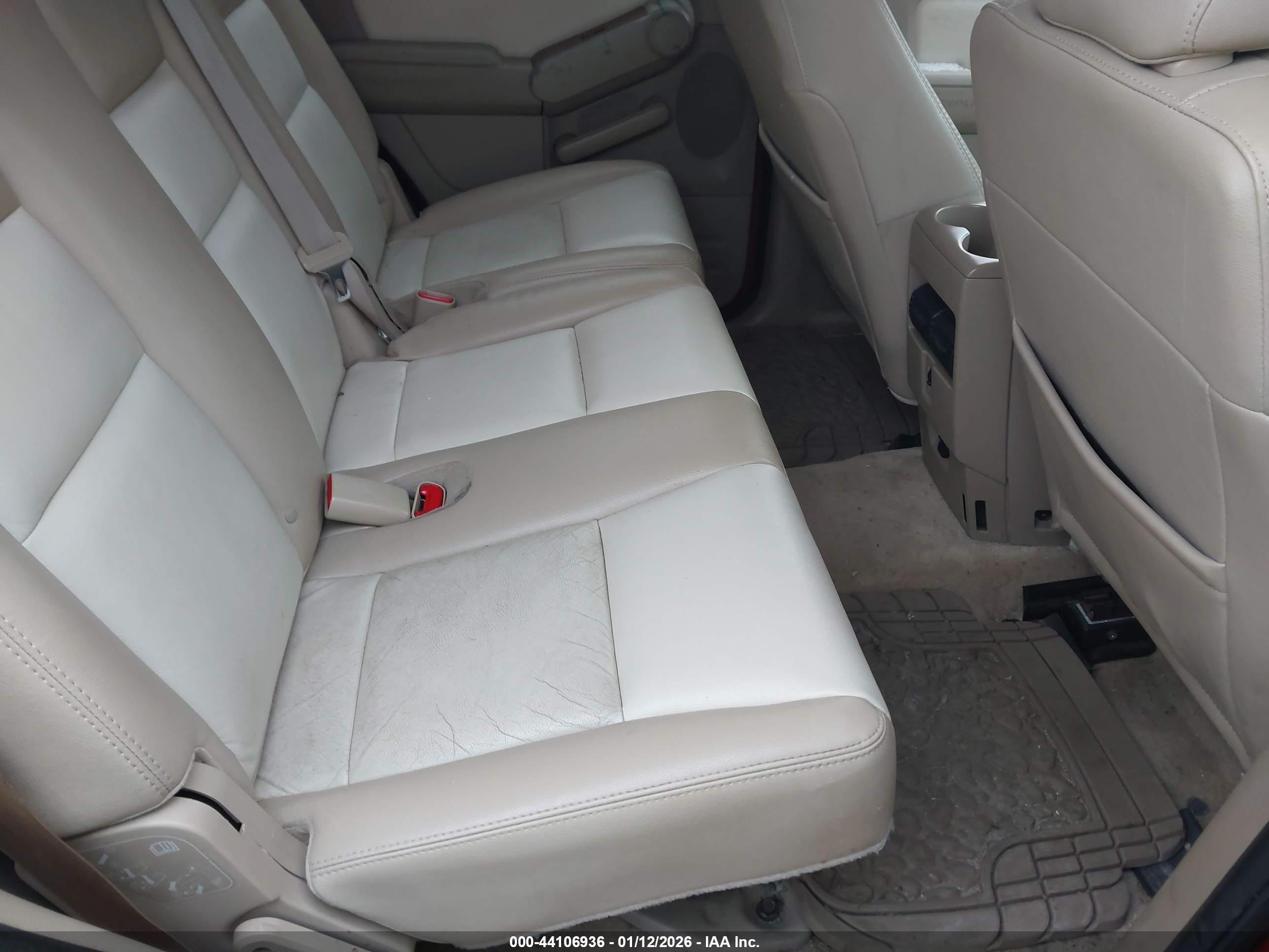 FORD EXPLORER image 8