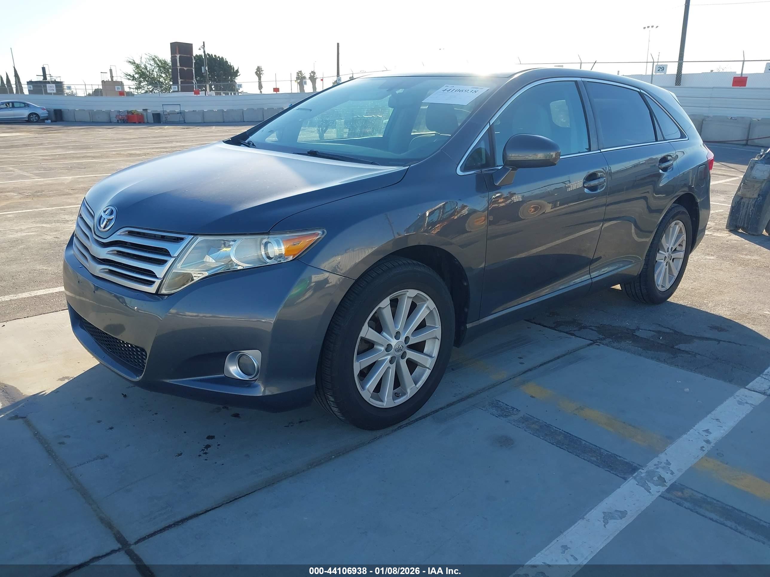 TOYOTA VENZA image 2