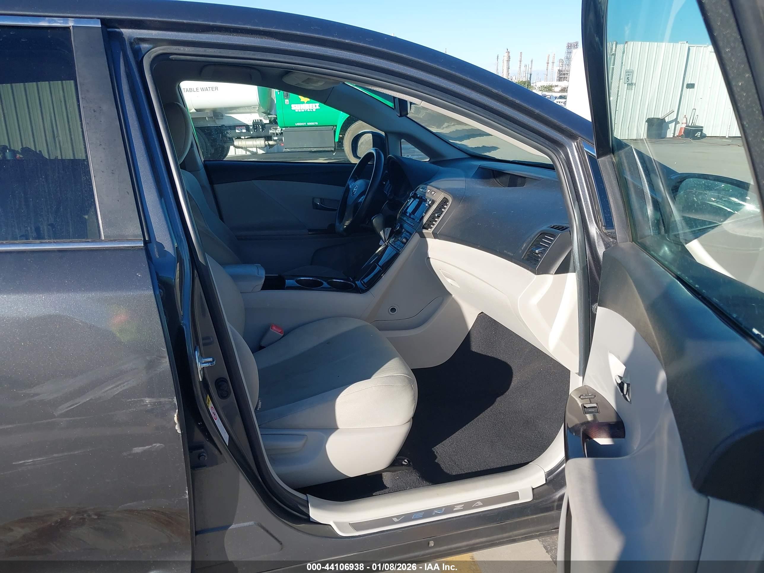 TOYOTA VENZA image 5