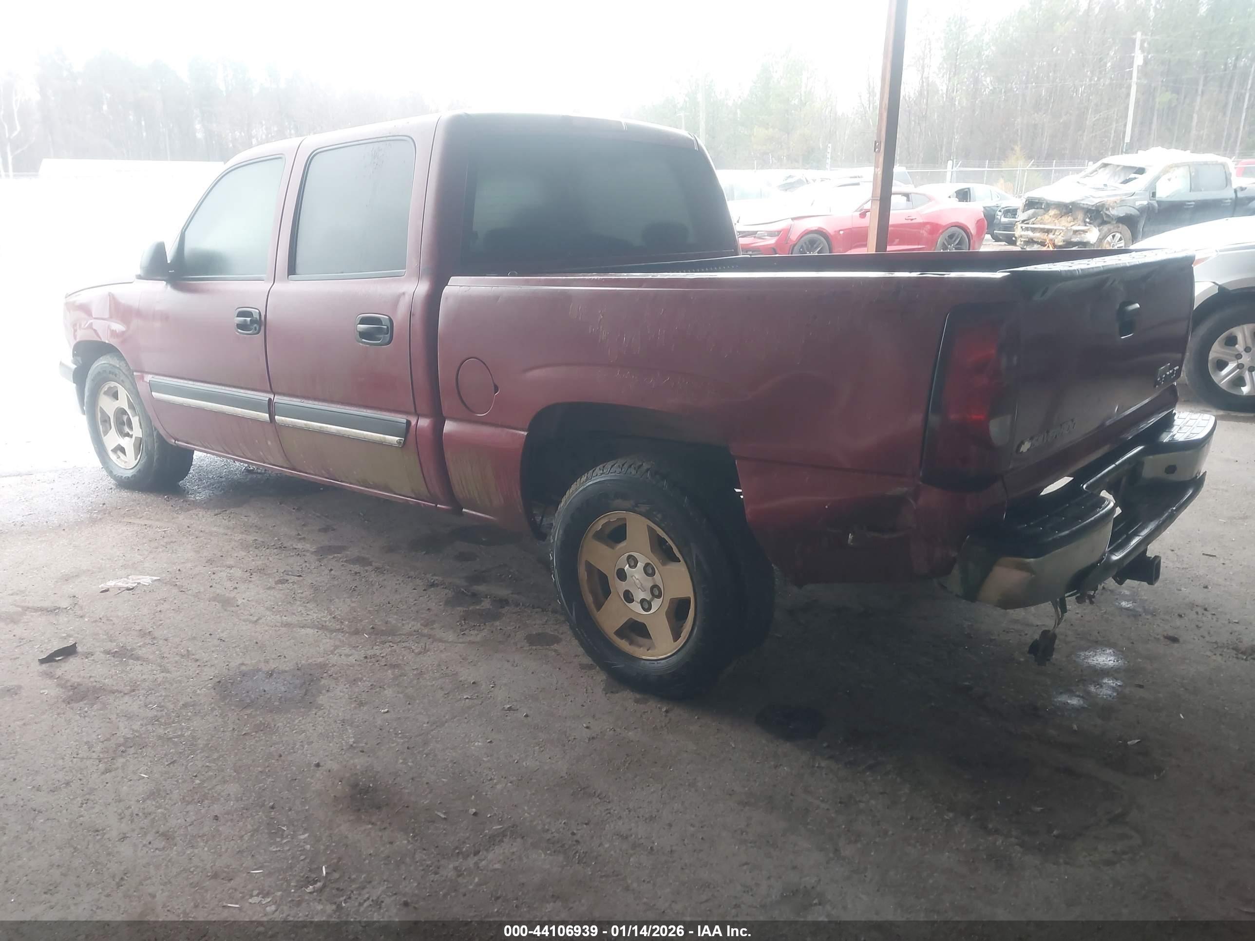 CHEVROLET SILVERADO image 3