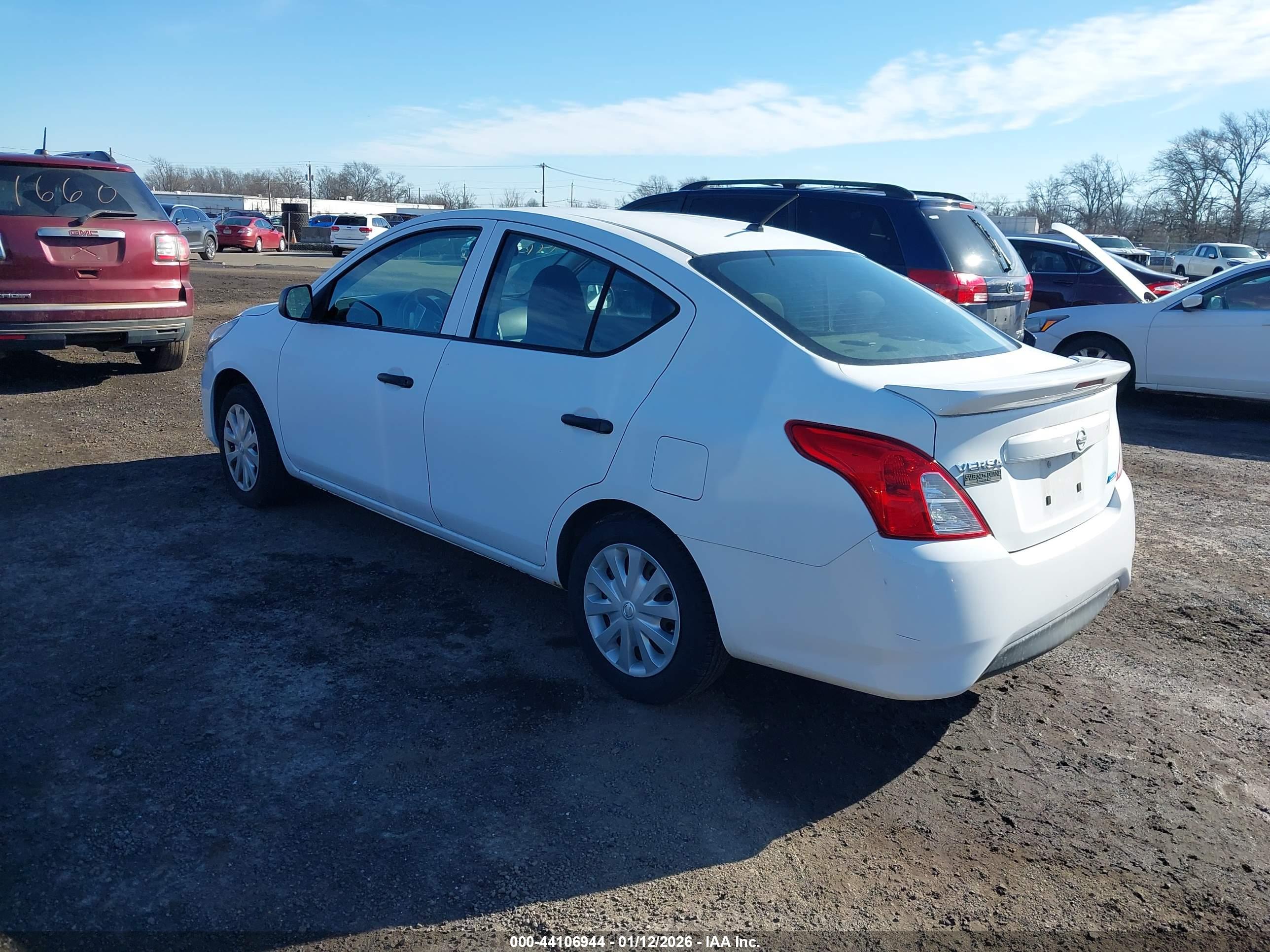 NISSAN VERSA image 3