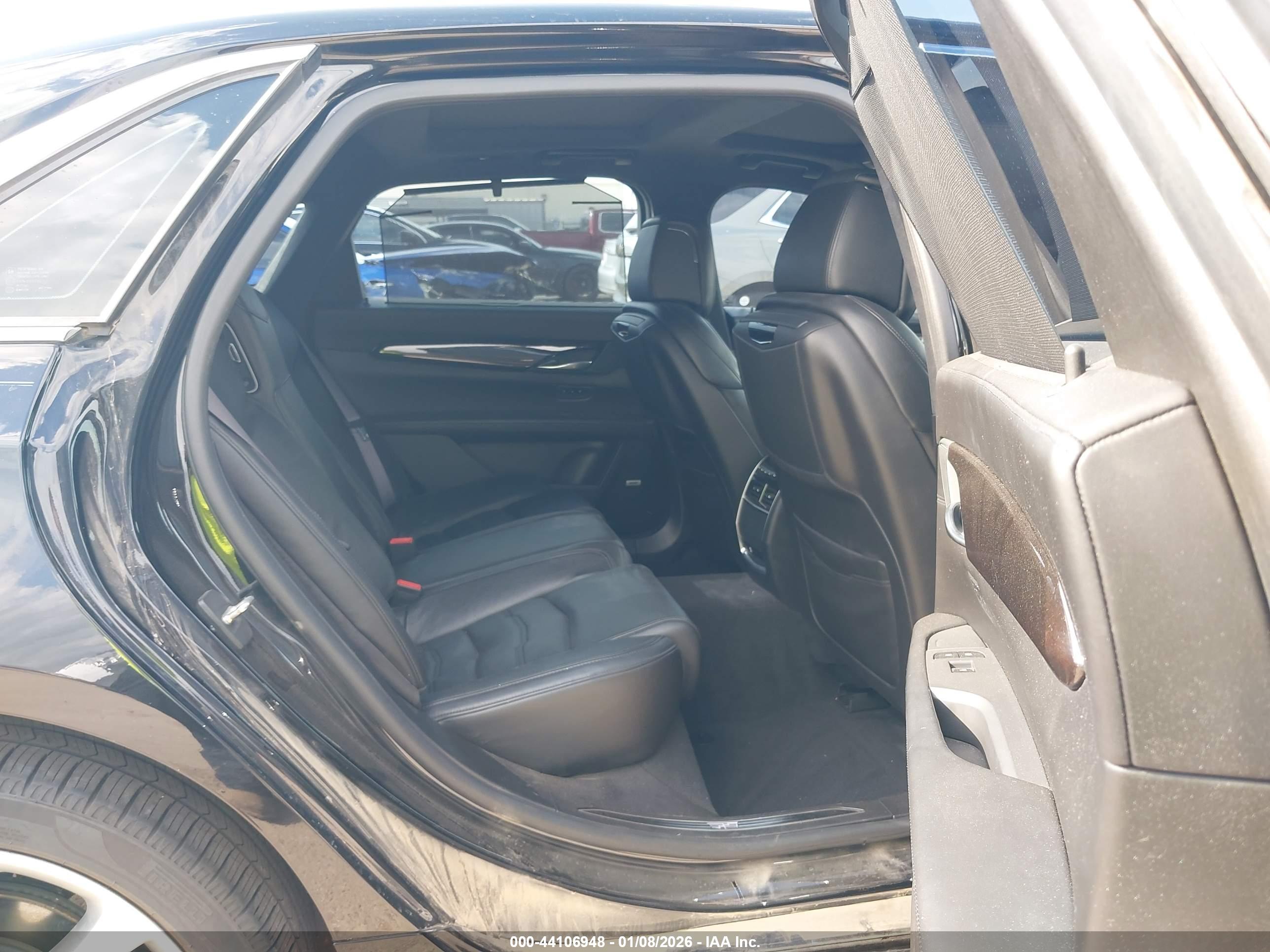 CADILLAC CT6 image 8