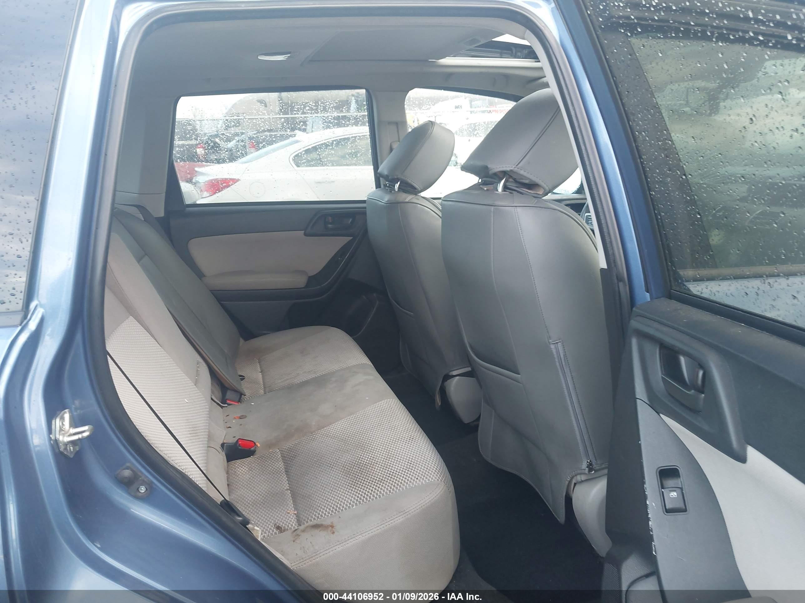 SUBARU FORESTER image 8