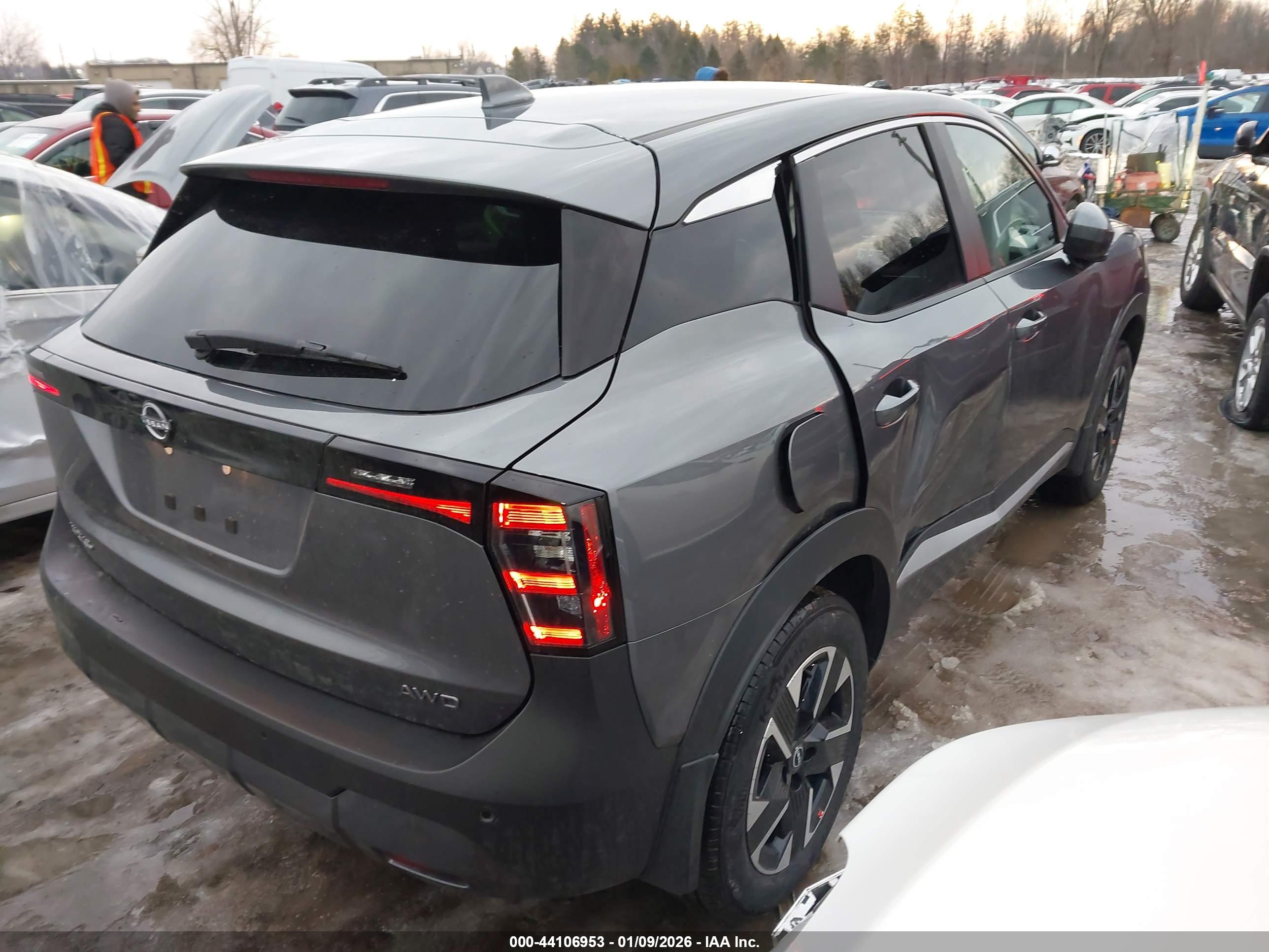 NISSAN KICKS image 4