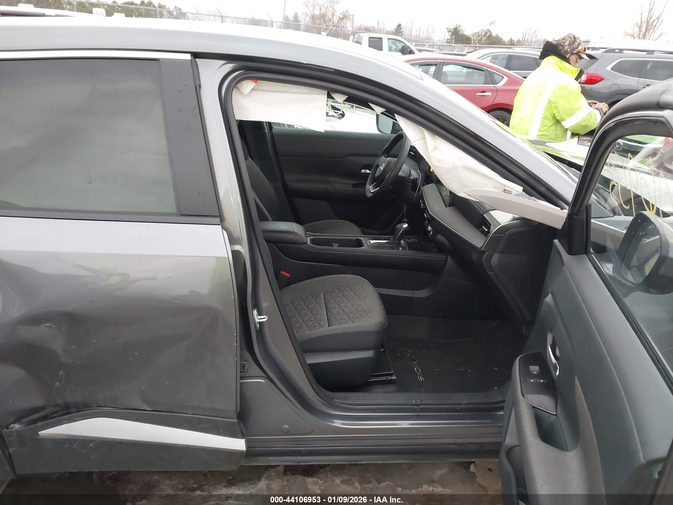 NISSAN KICKS image 5