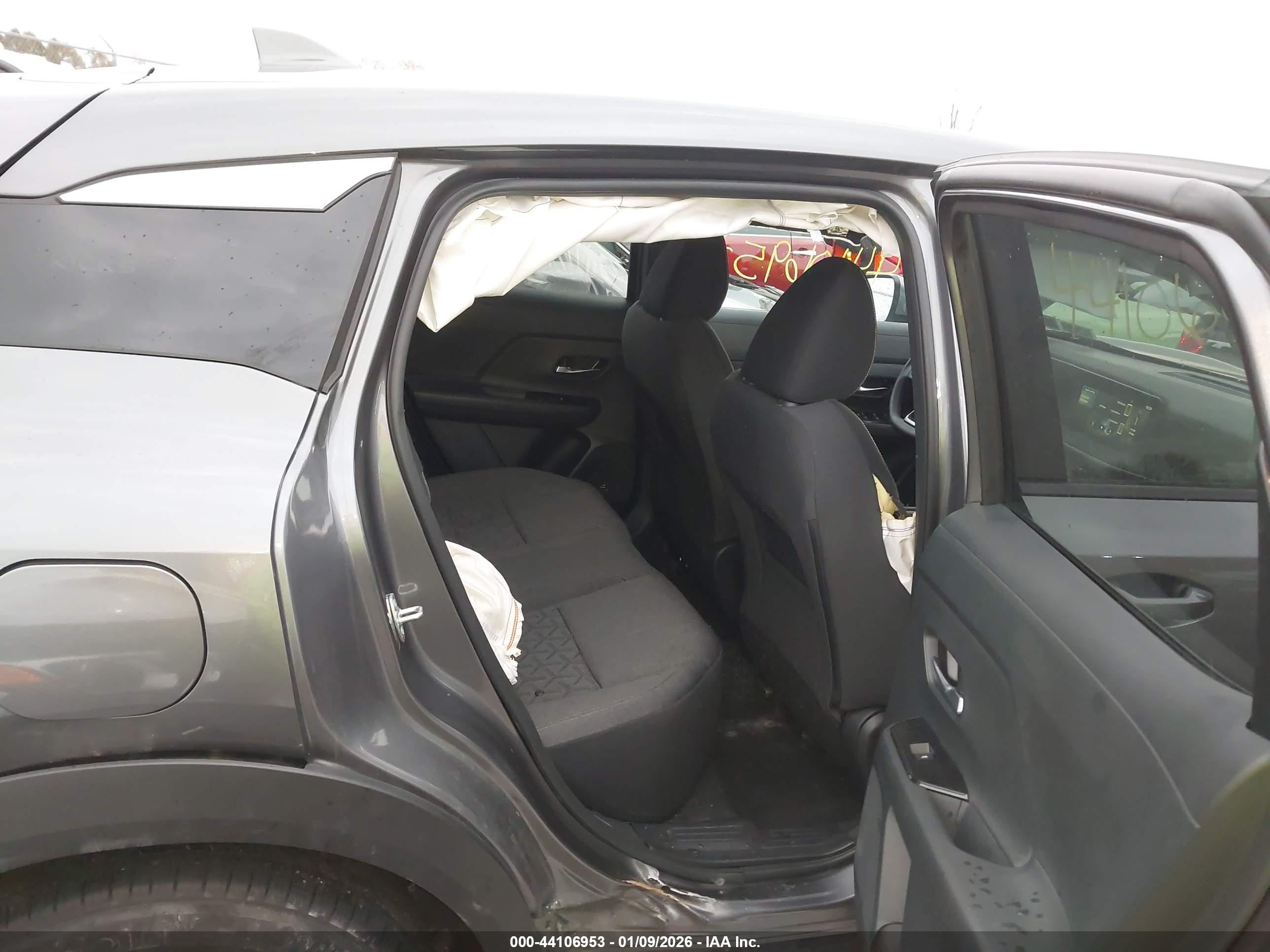 NISSAN KICKS image 8