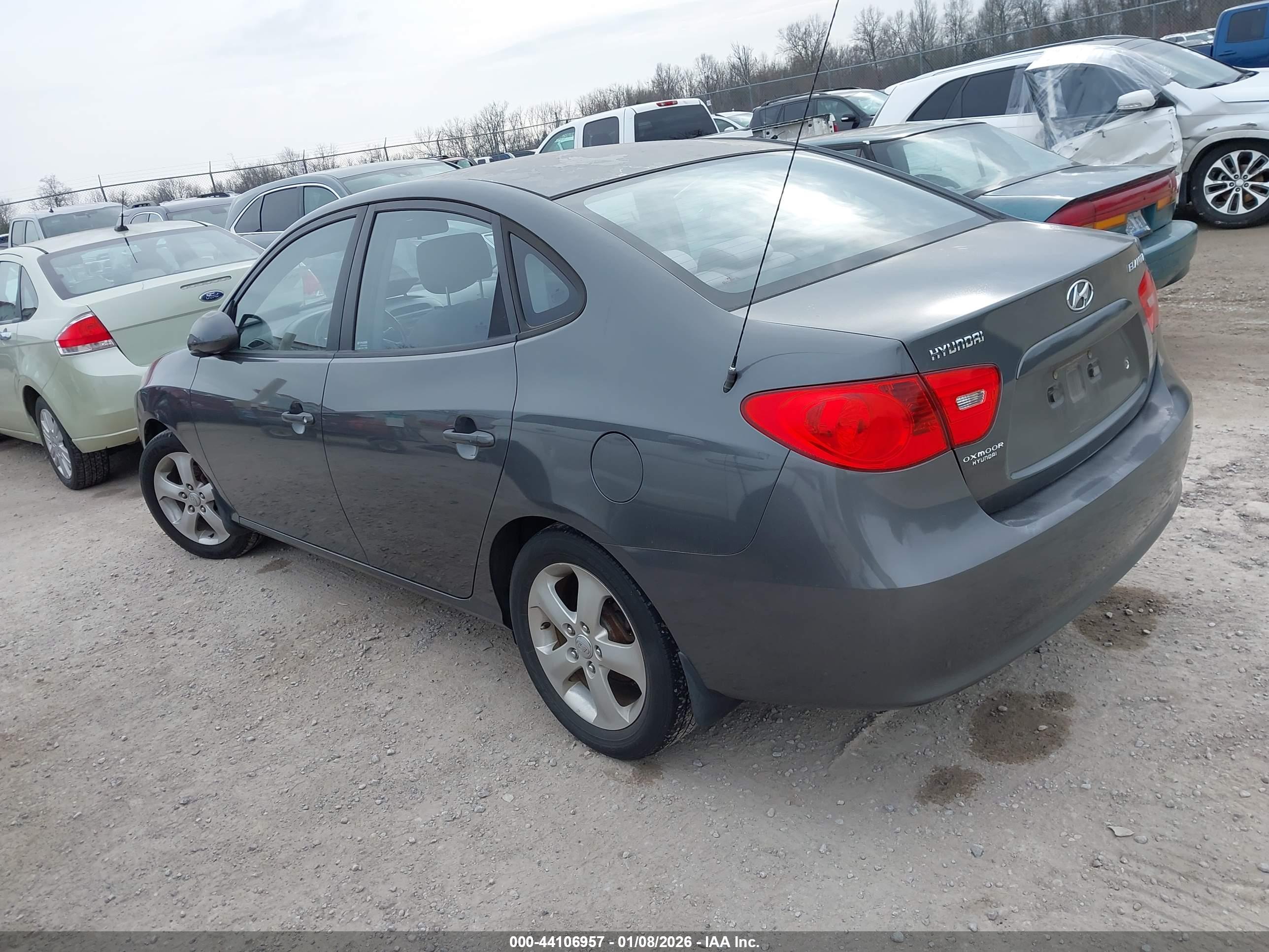 HYUNDAI ELANTRA image 3
