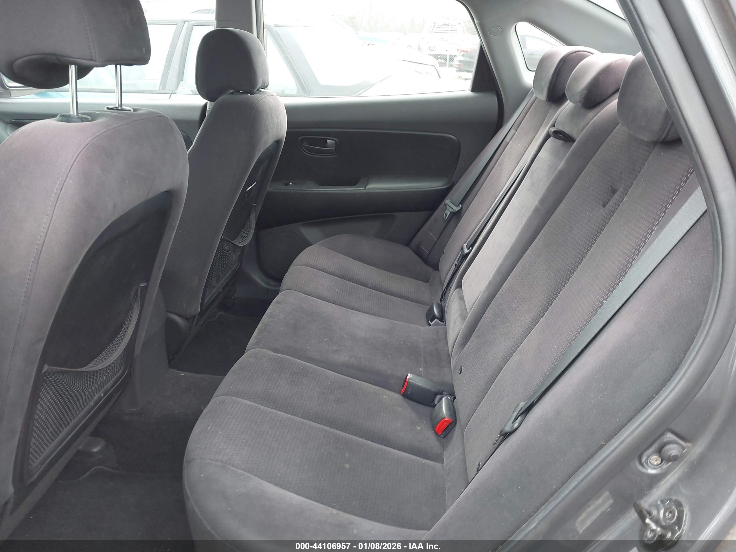 HYUNDAI ELANTRA image 8