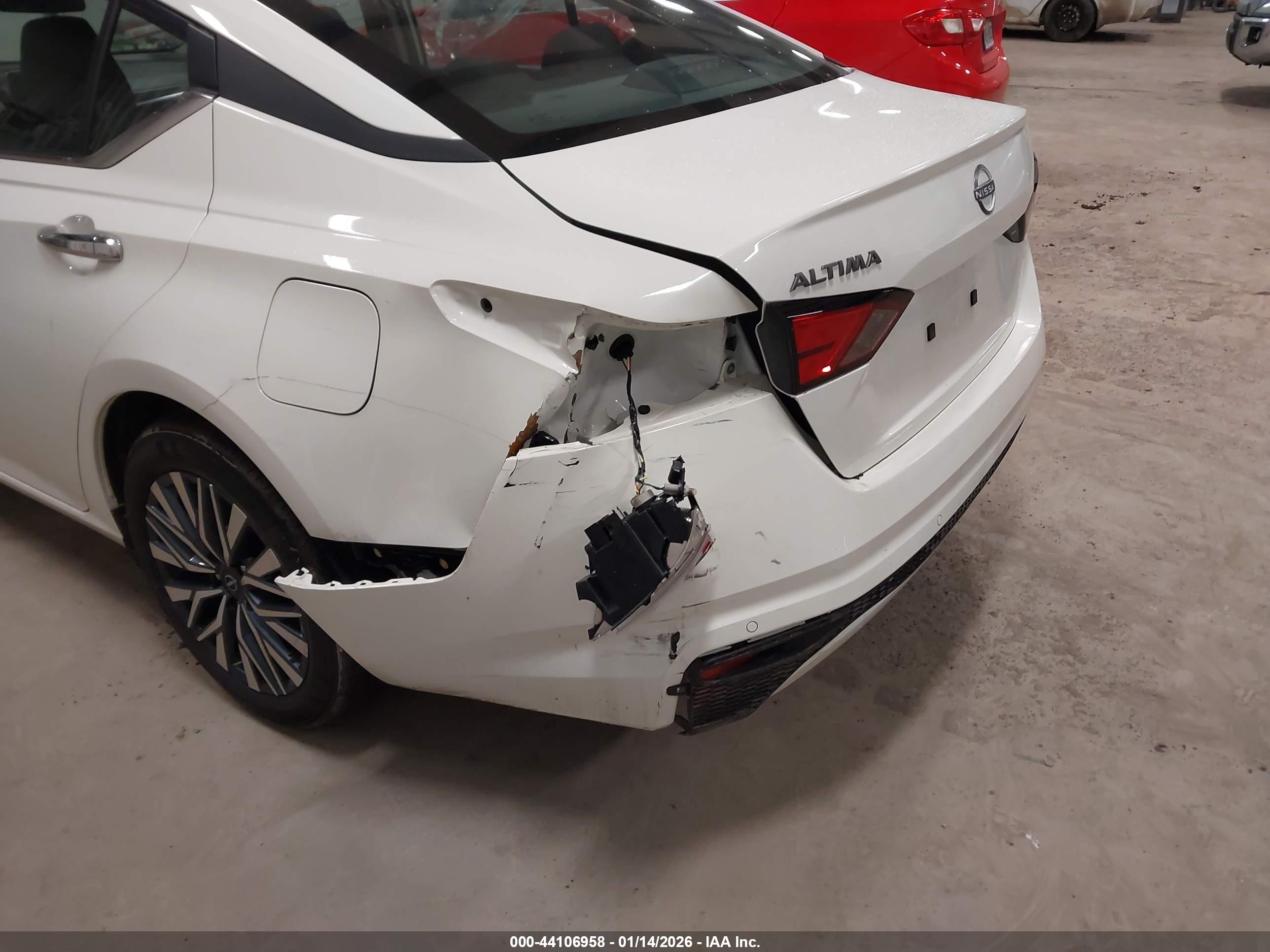 NISSAN ALTIMA image 6