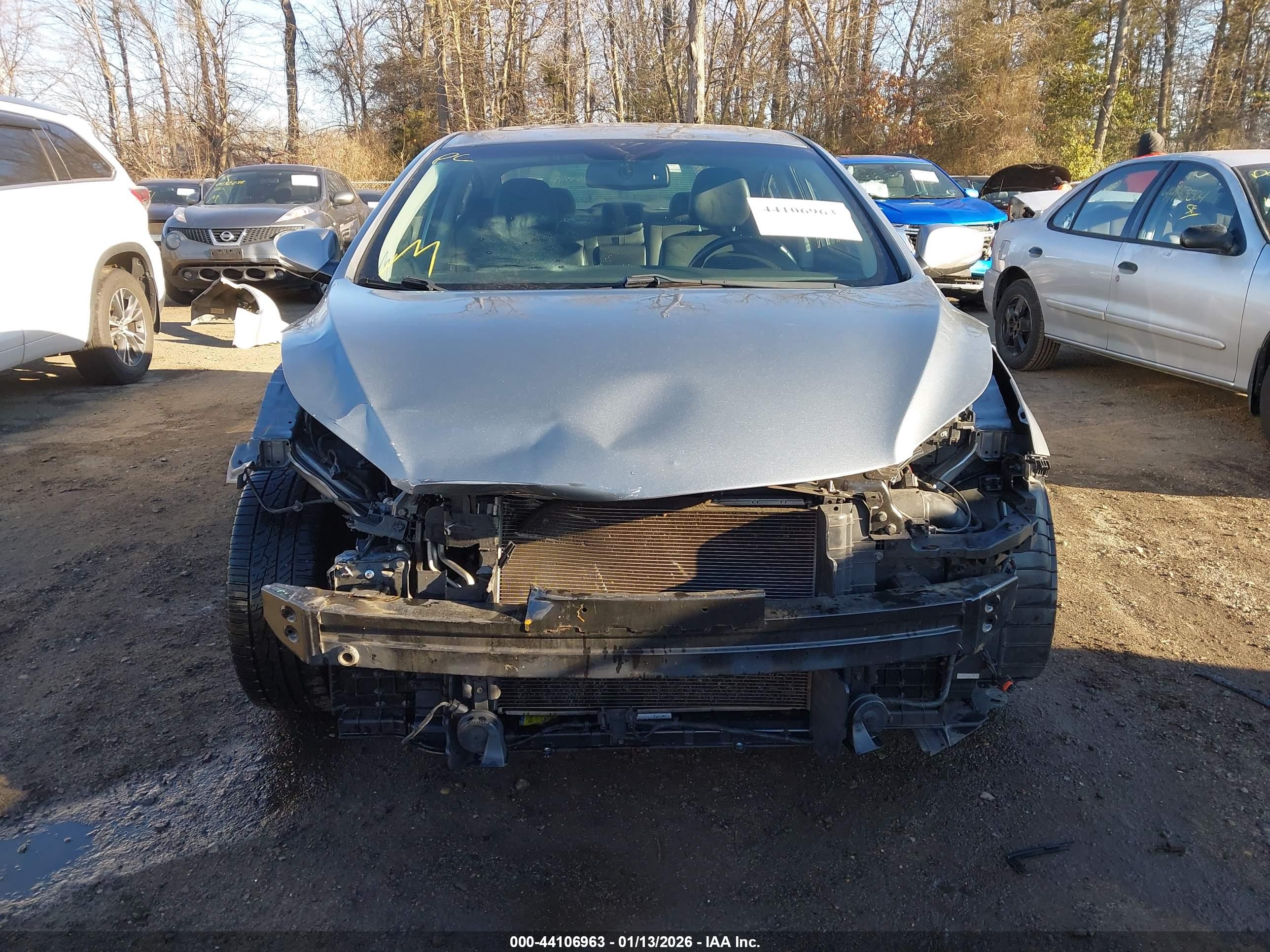 HYUNDAI ELANTRA image 6