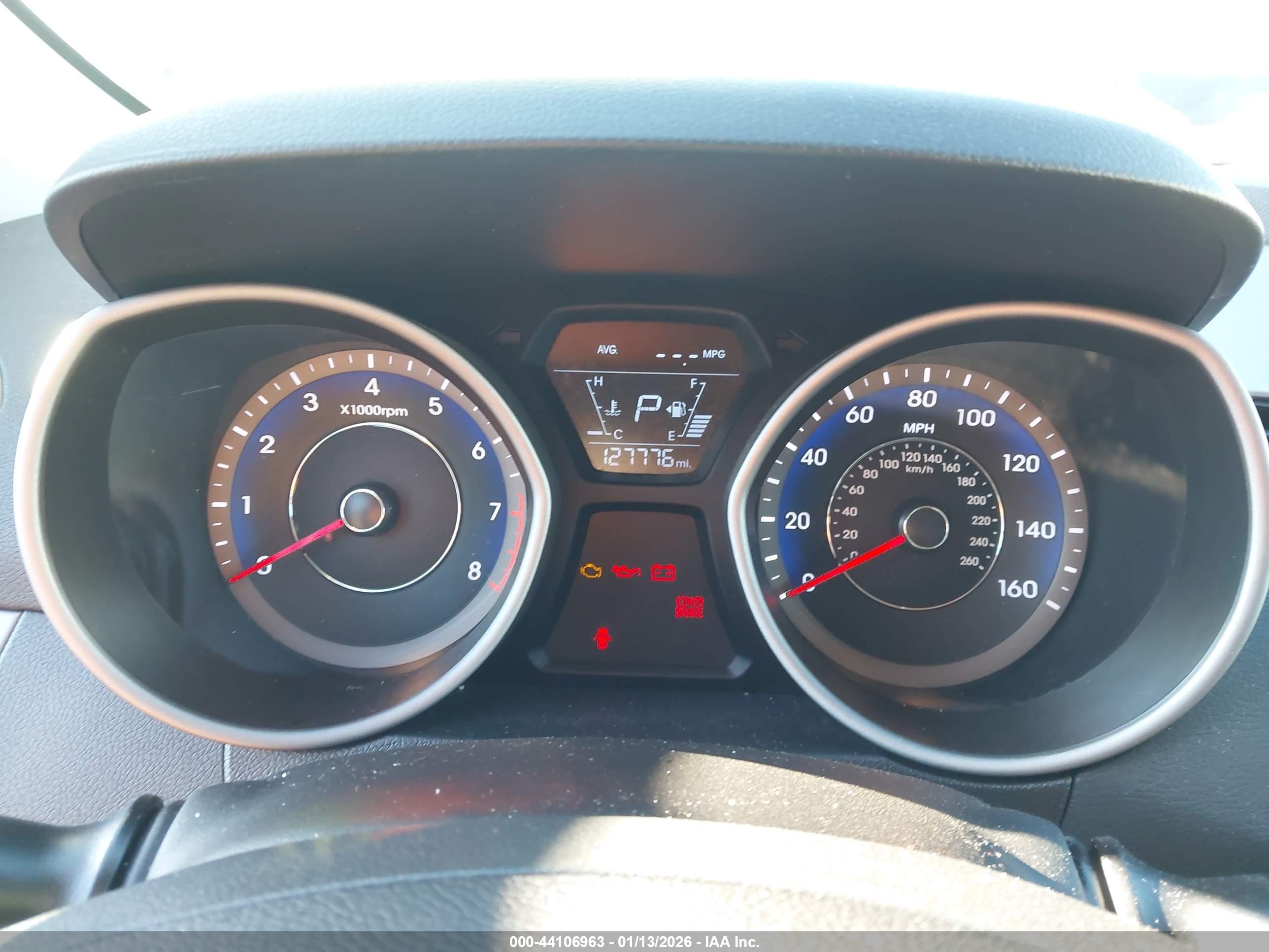 HYUNDAI ELANTRA image 7