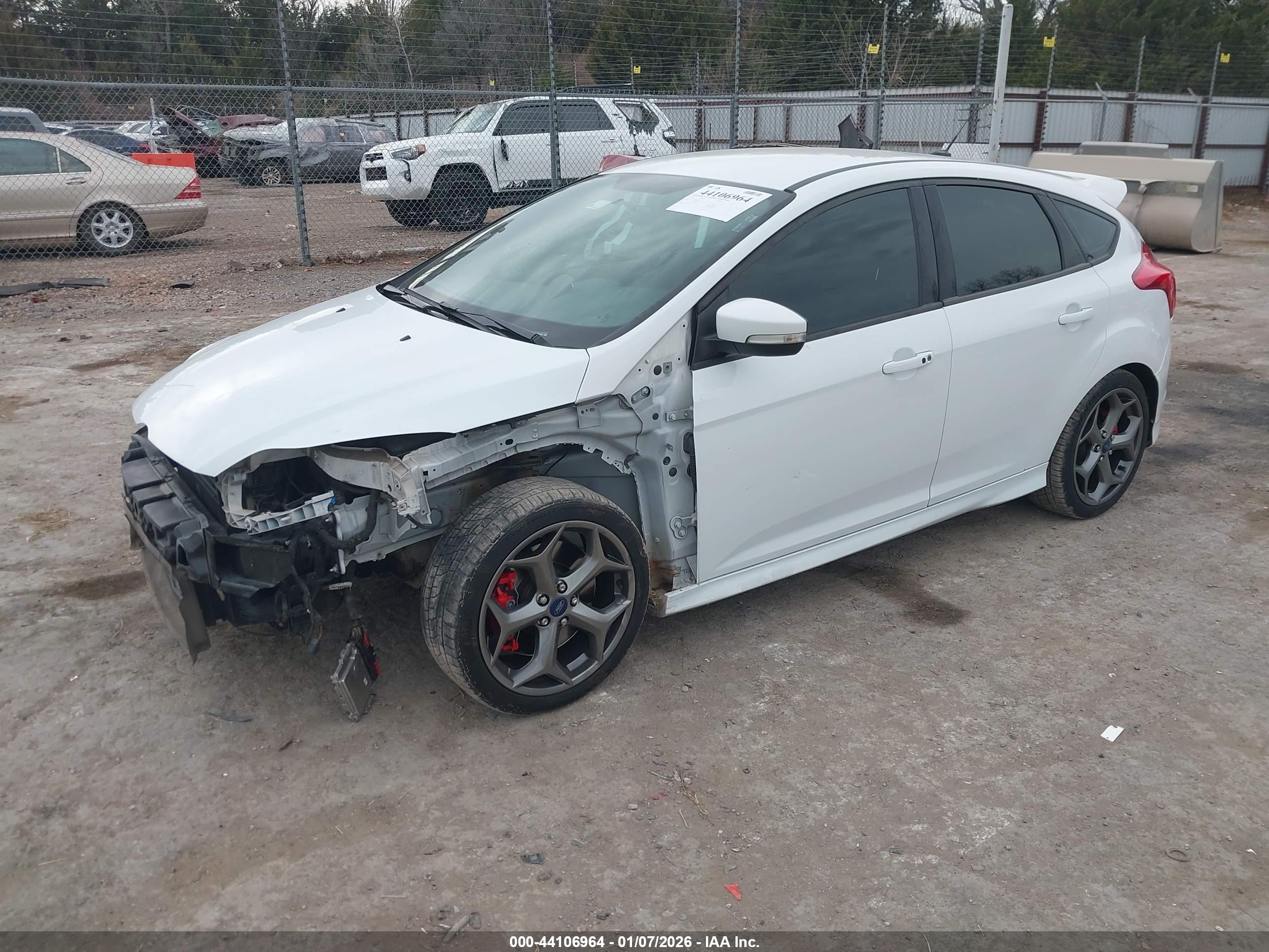 FORD FOCUS image 2