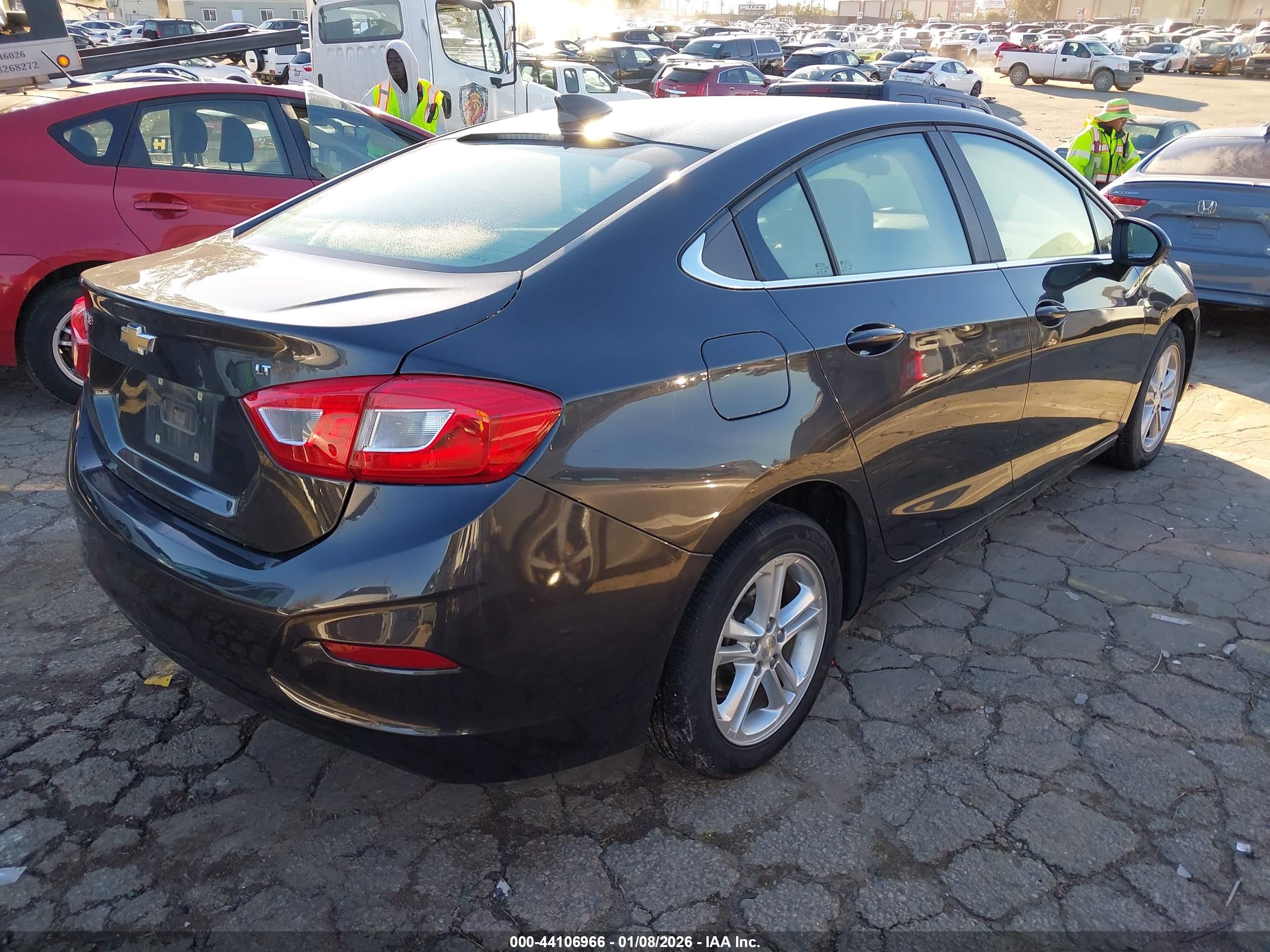 CHEVROLET CRUZE image 4