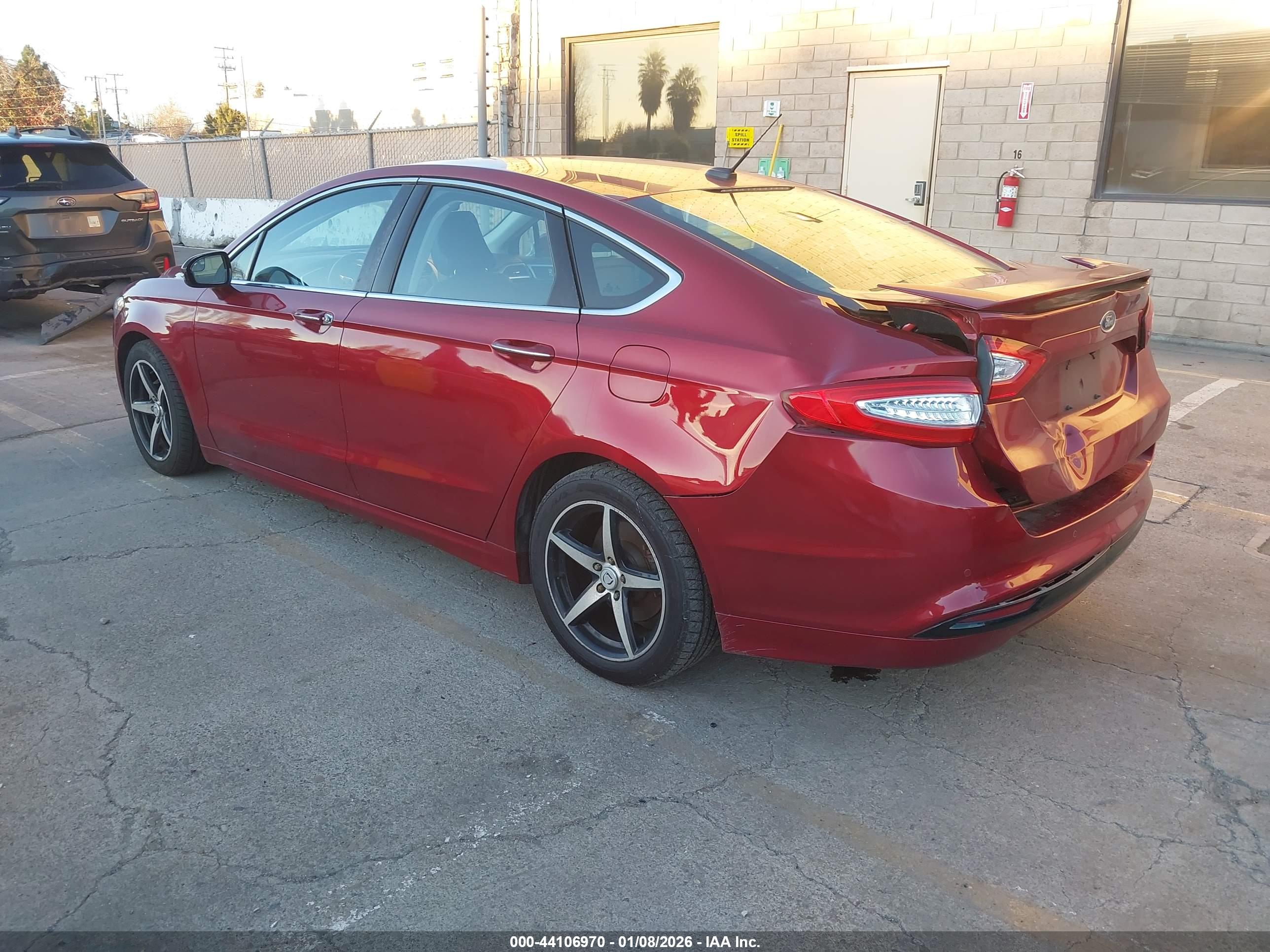 FORD FUSION image 3
