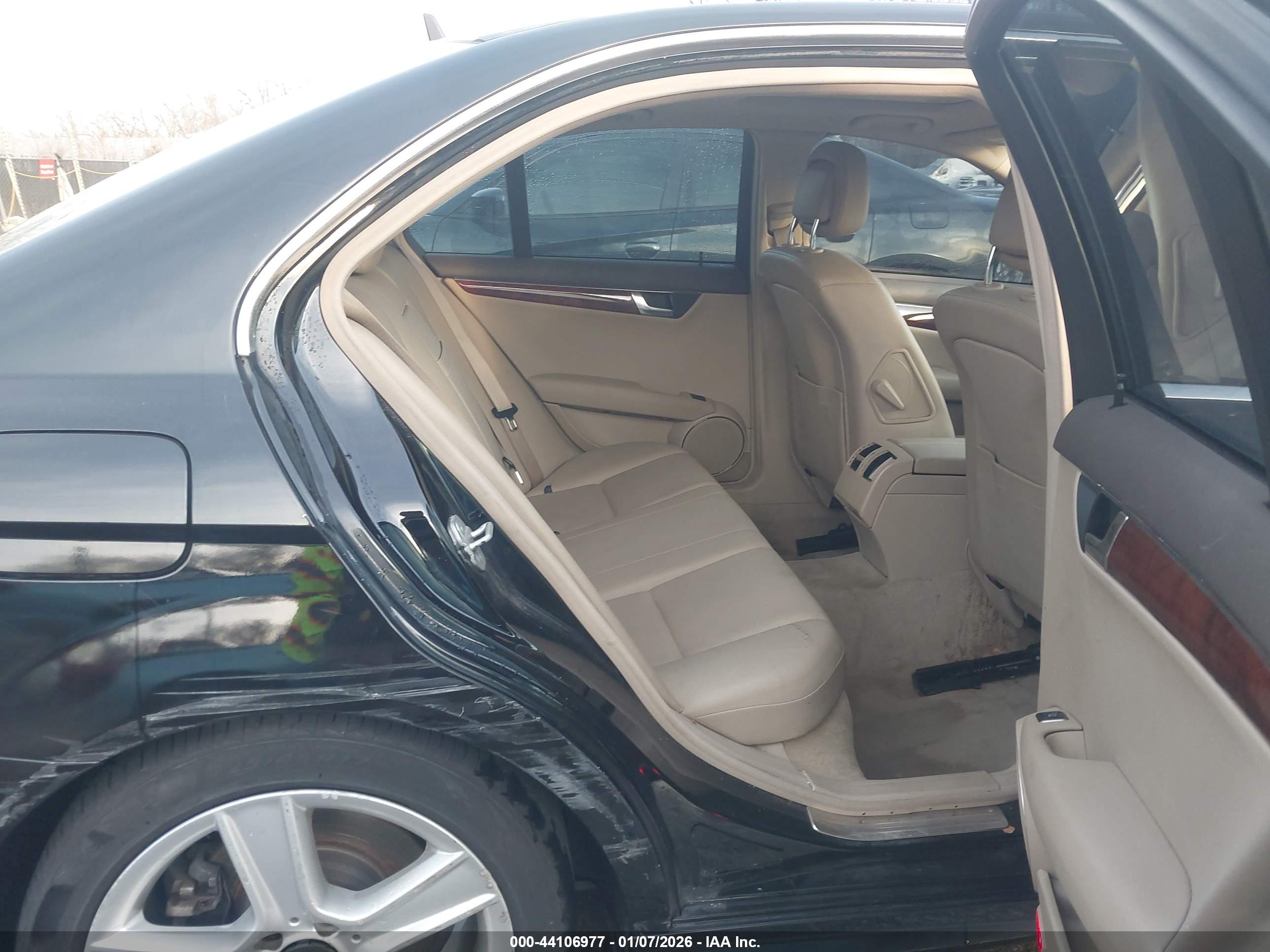 MERCEDES-BENZ C image 8