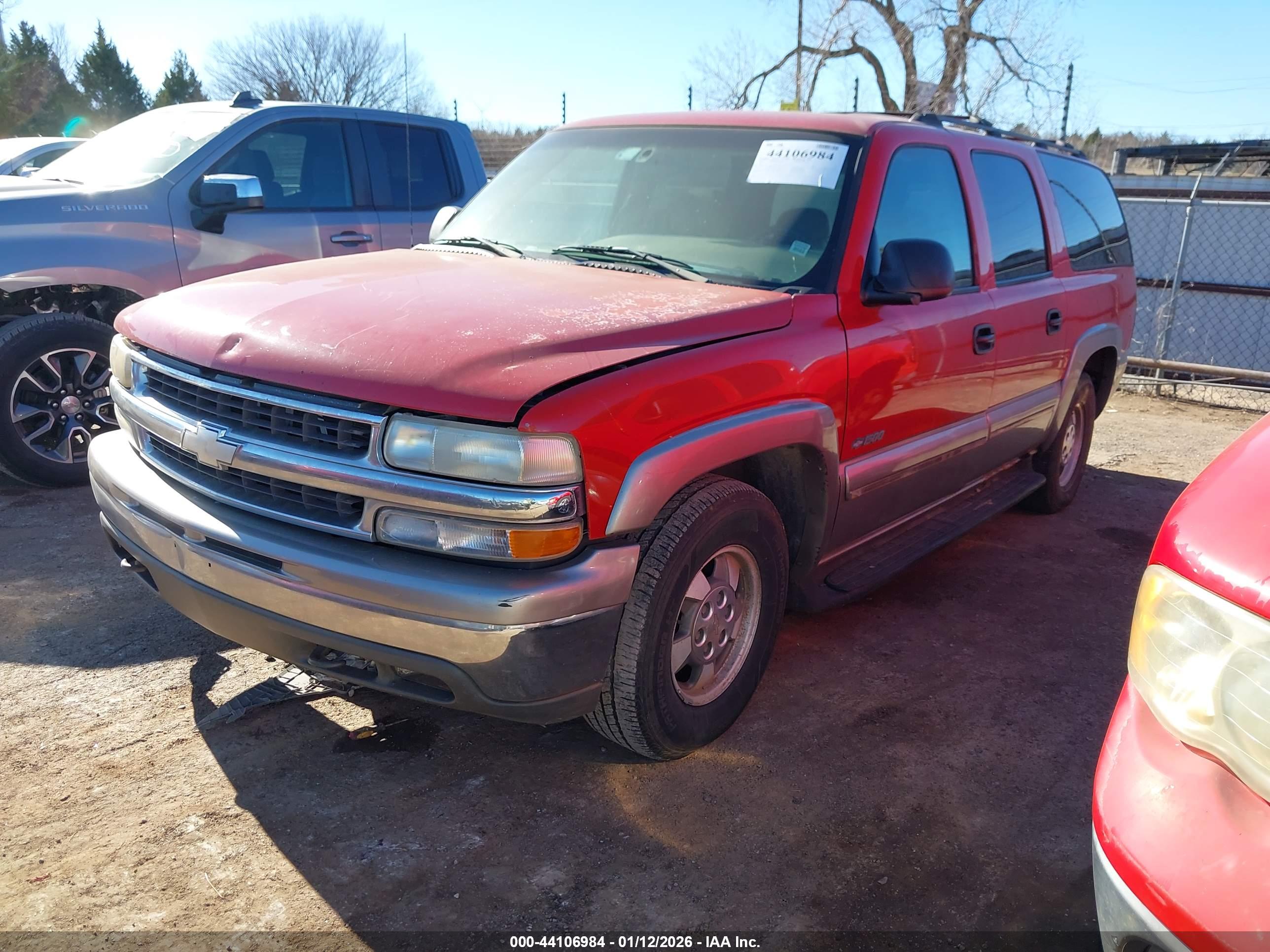 CHEVROLET SUBURBAN image 2