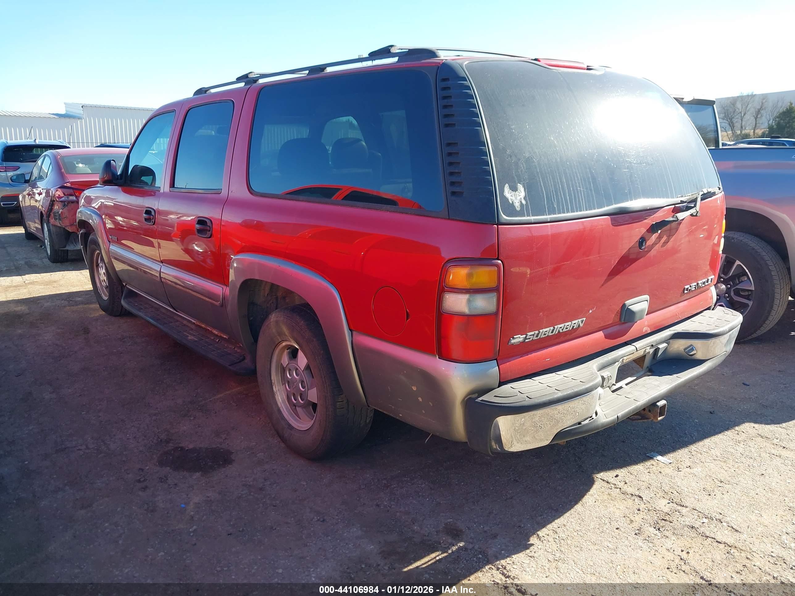 CHEVROLET SUBURBAN image 3