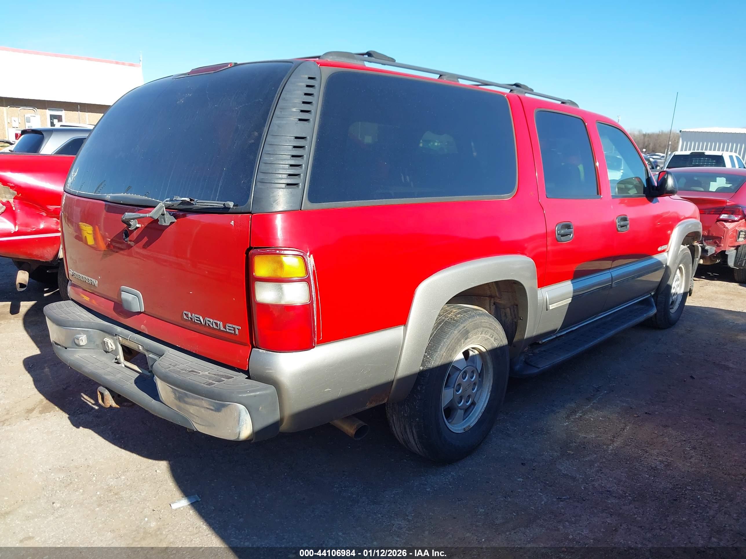 CHEVROLET SUBURBAN image 4