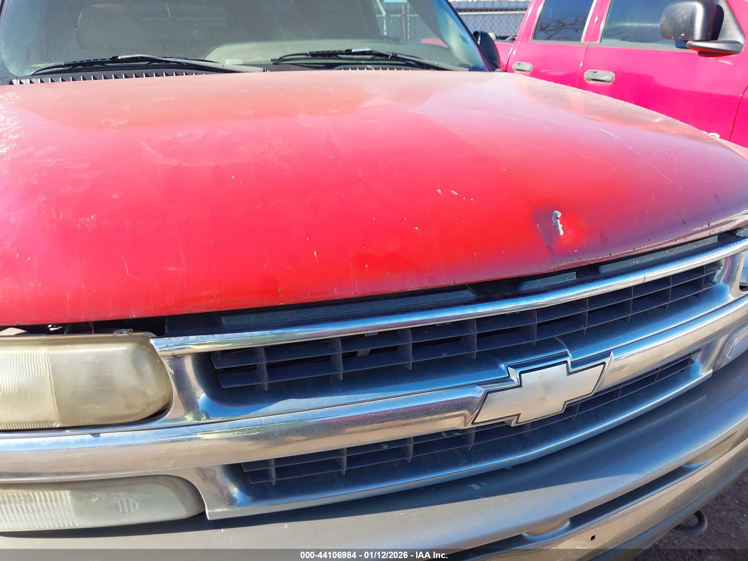 CHEVROLET SUBURBAN image 6
