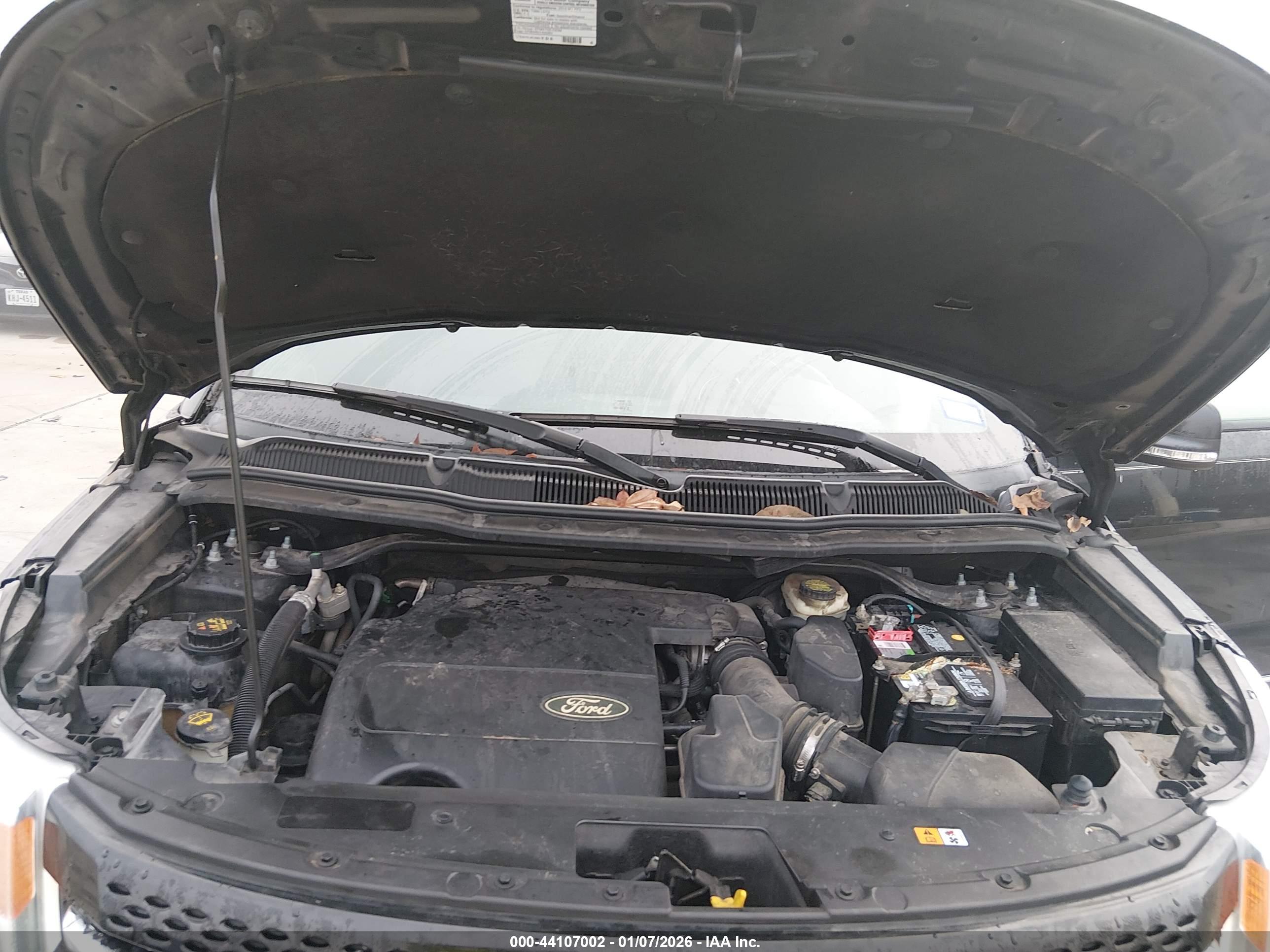 FORD EXPLORER image 10
