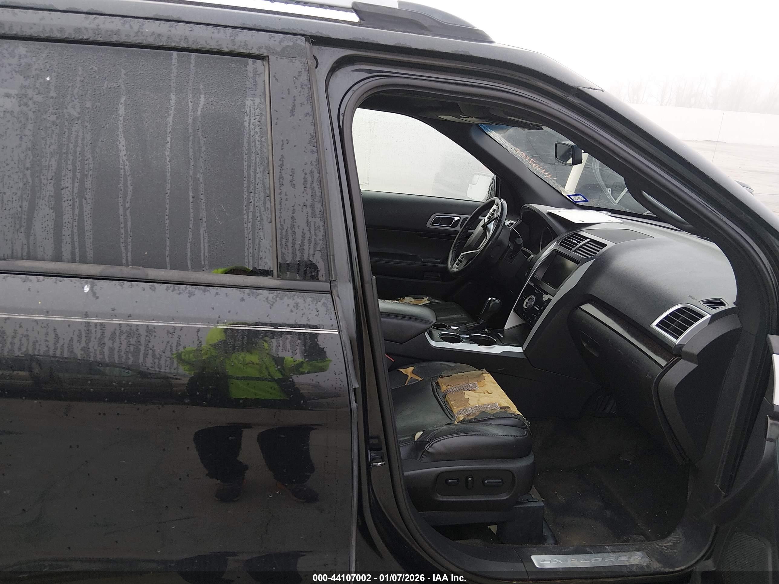 FORD EXPLORER image 5