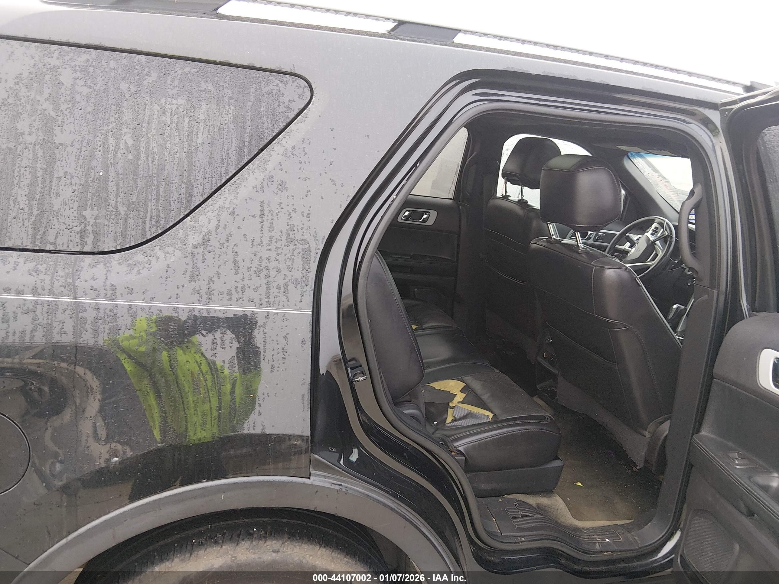 FORD EXPLORER image 8