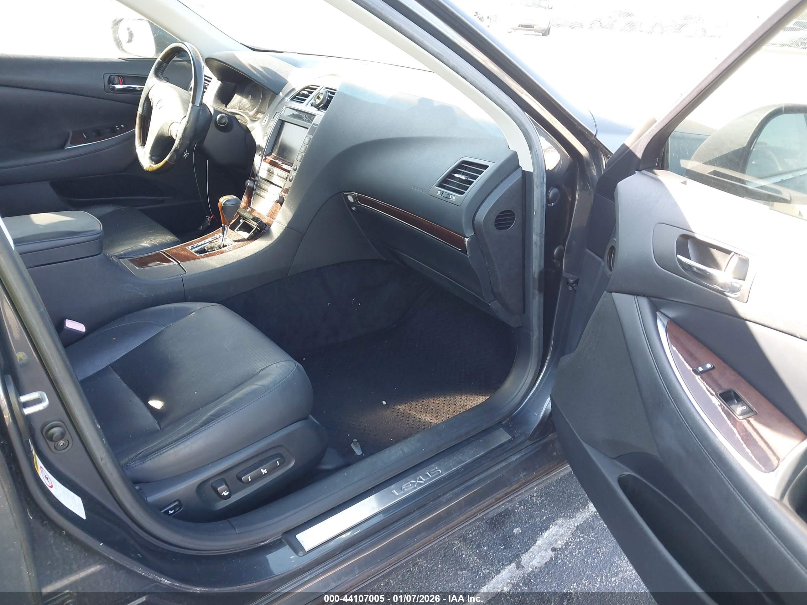 LEXUS ES image 5