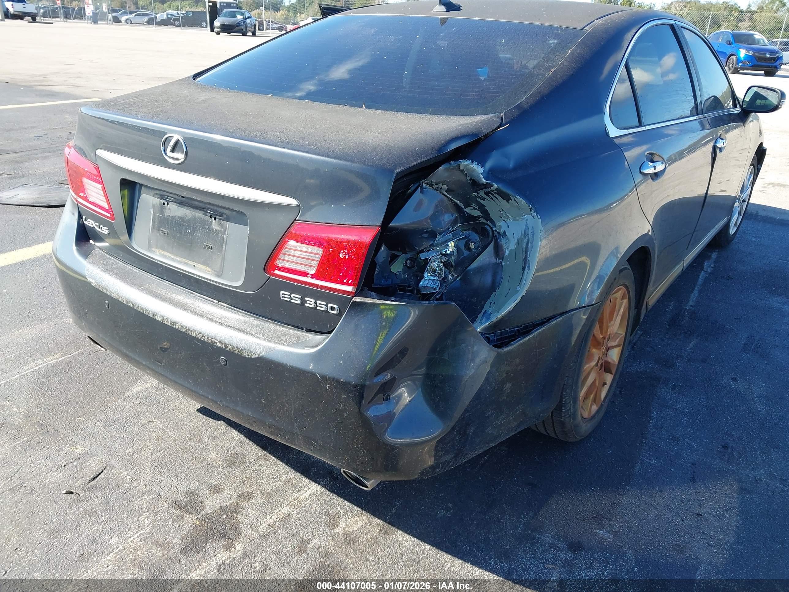 LEXUS ES image 6