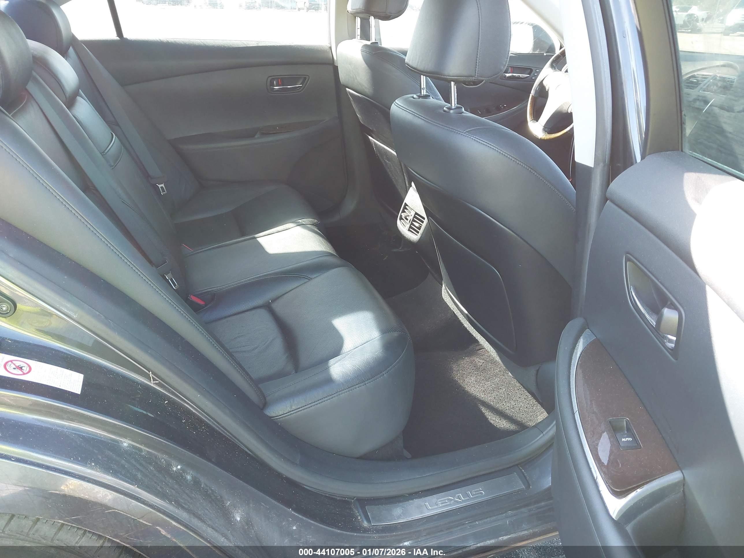 LEXUS ES image 8